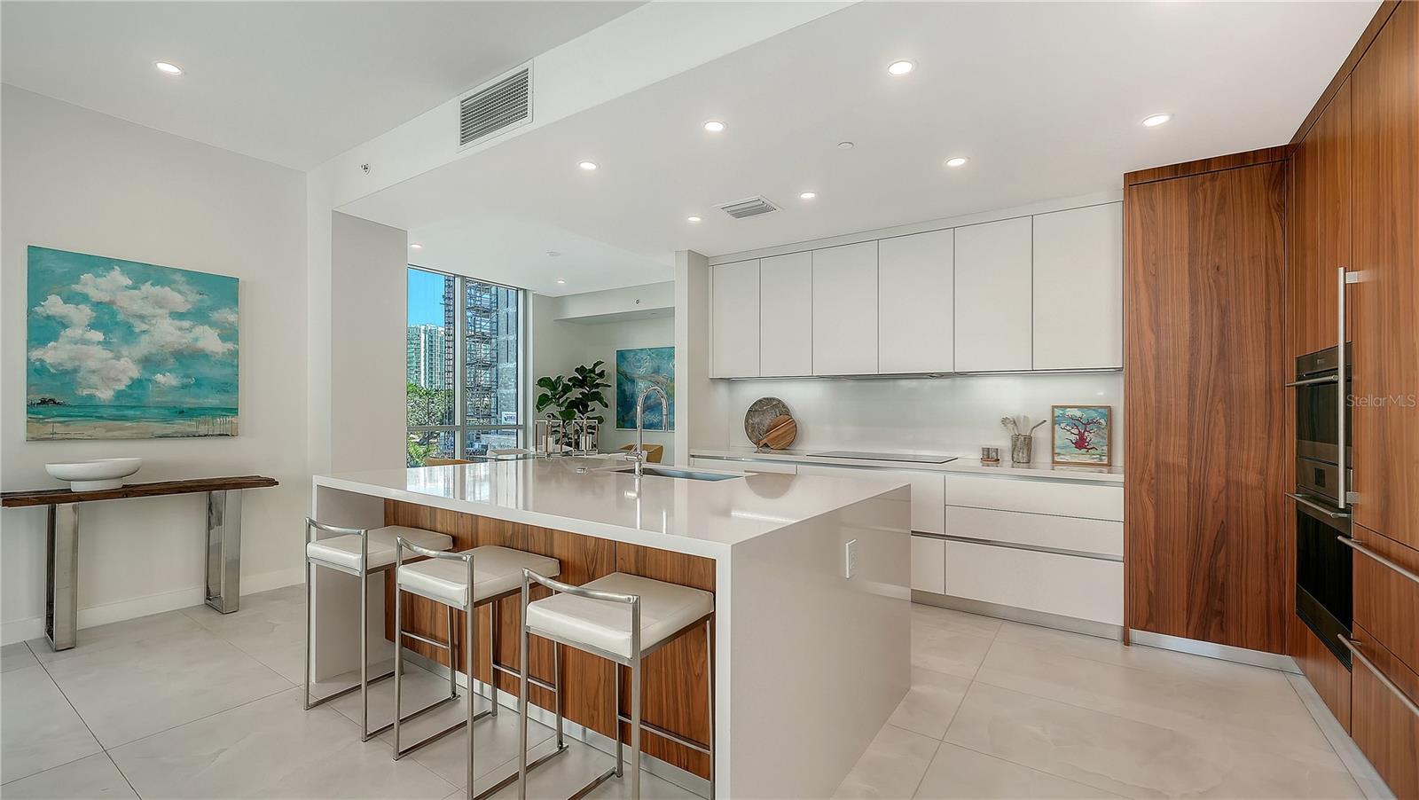 111 GOLDEN GATE PT #201