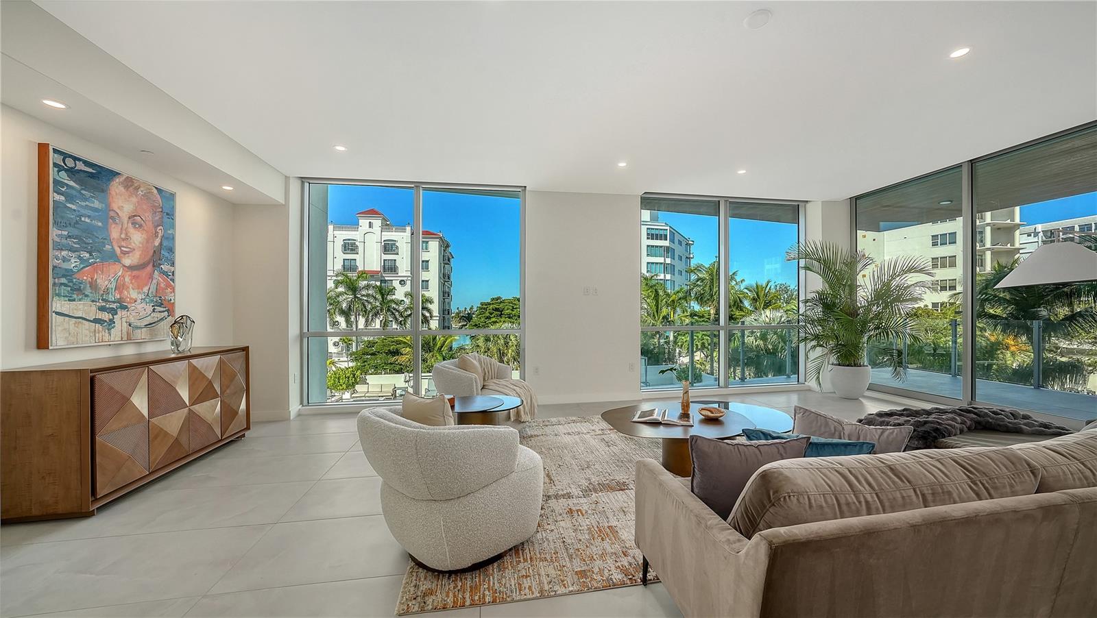 111 GOLDEN GATE PT #201