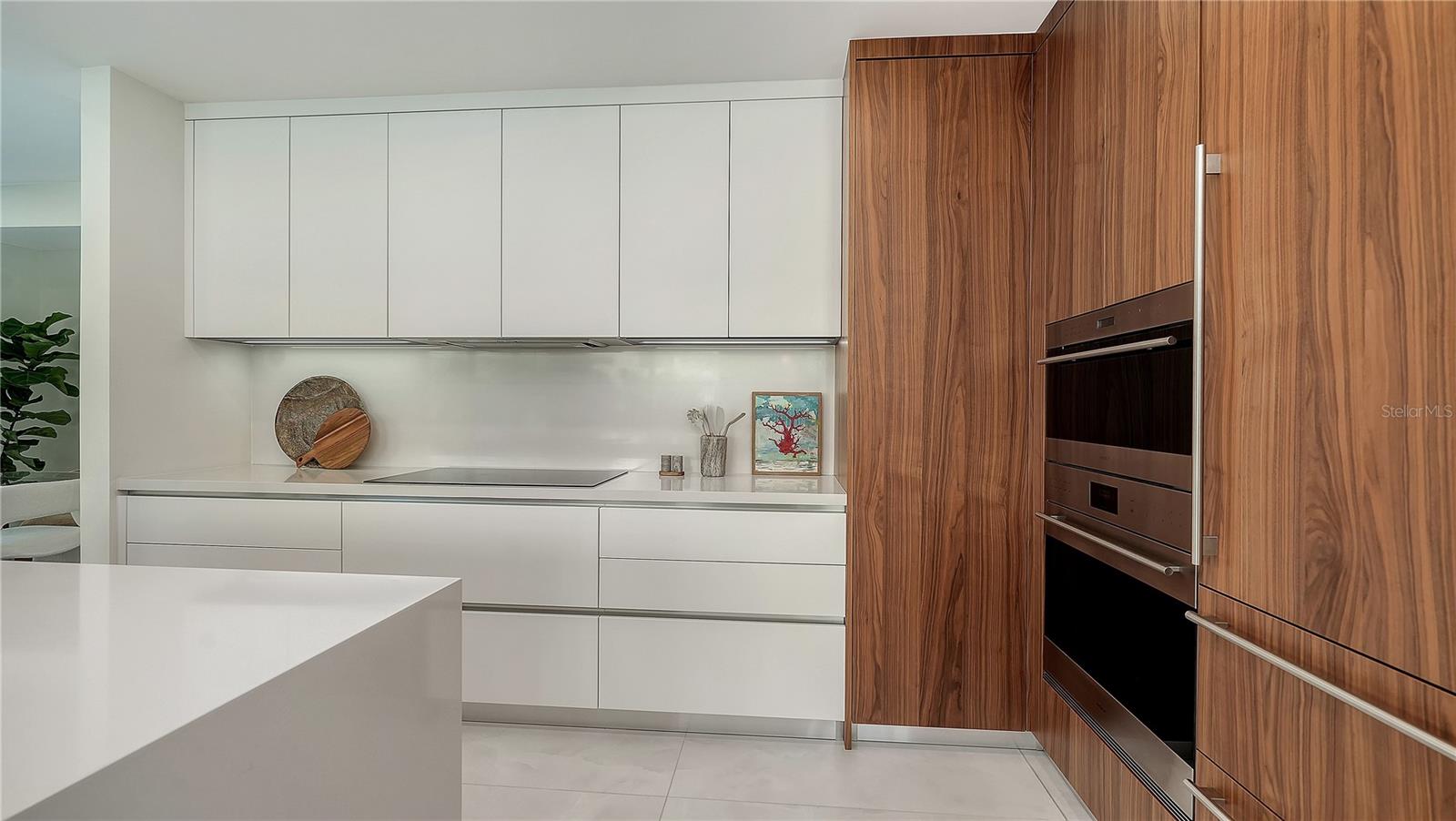 111 GOLDEN GATE PT #201