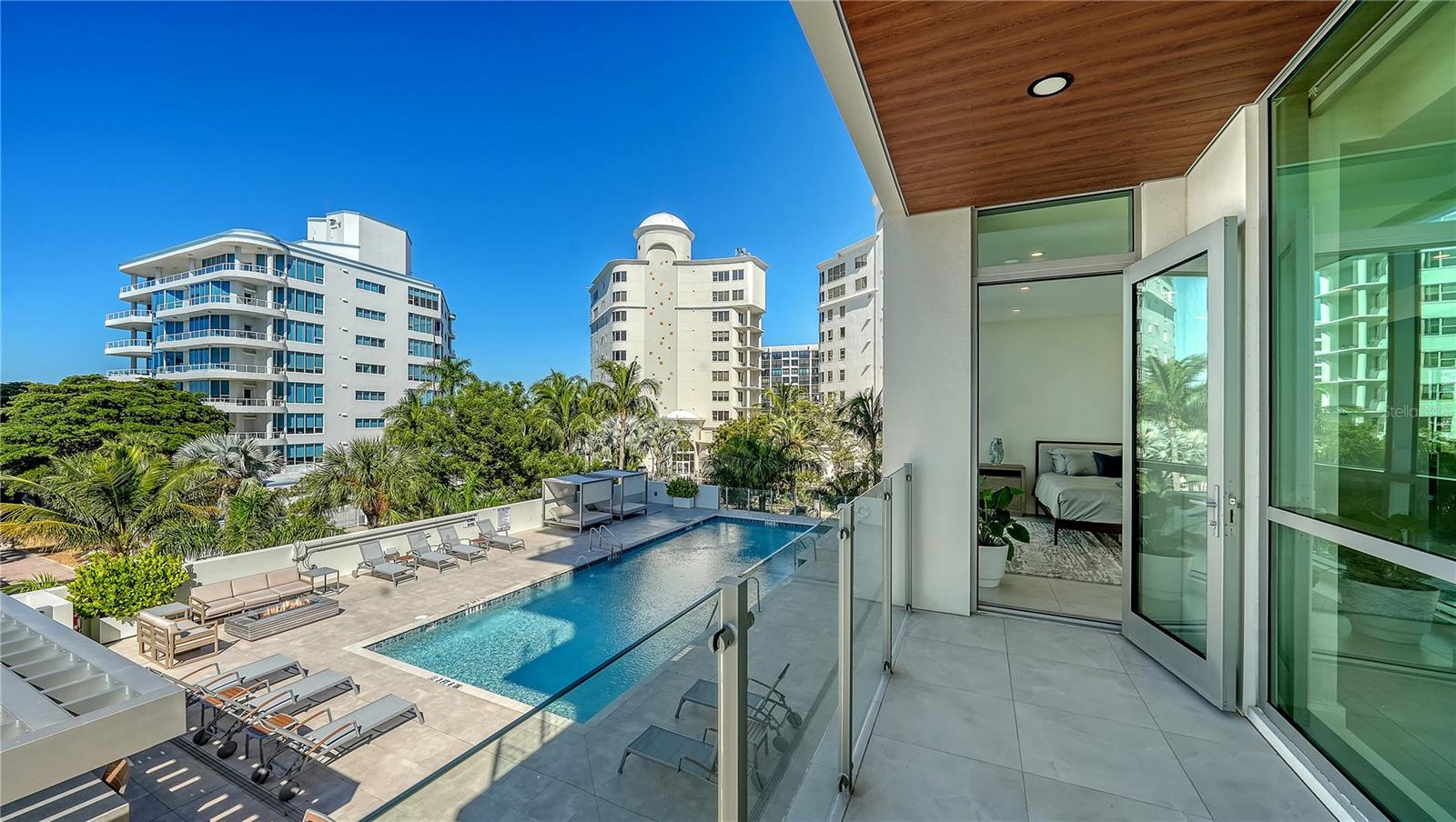 111 GOLDEN GATE PT #201