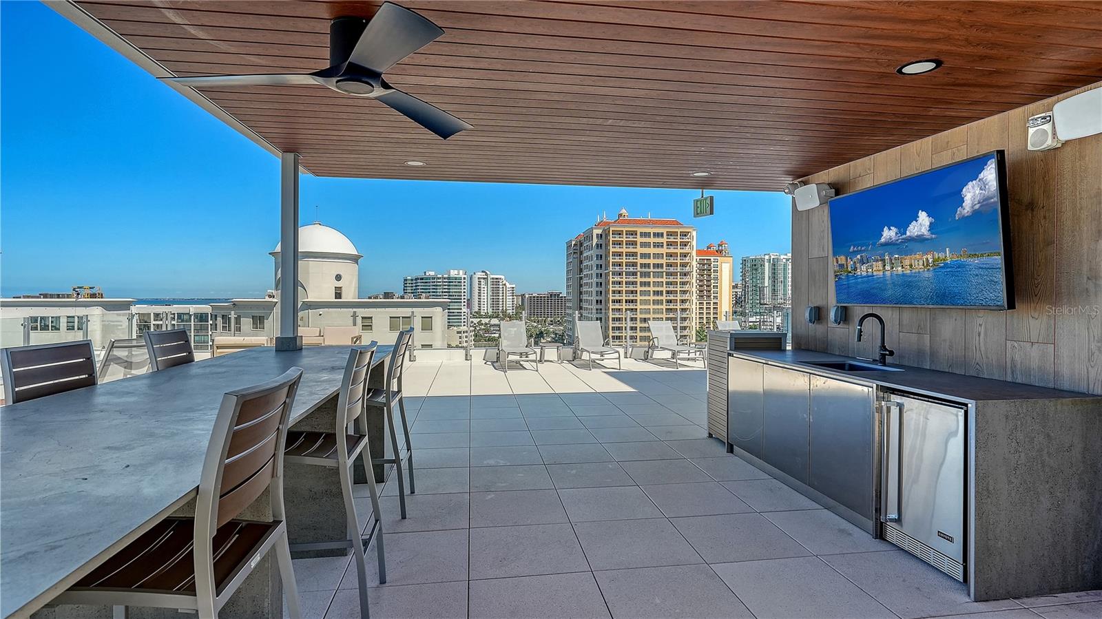 111 GOLDEN GATE PT #201