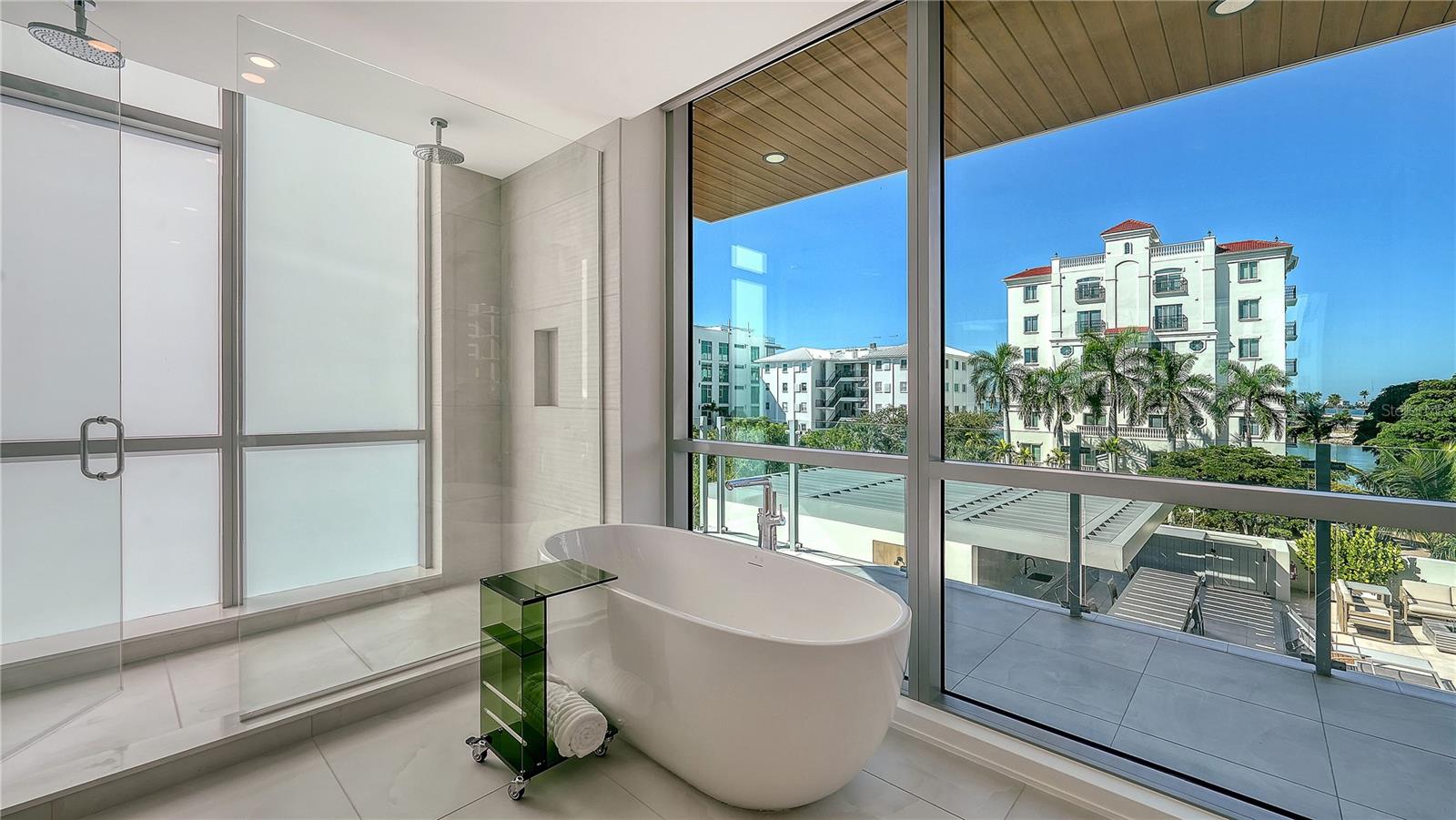 111 GOLDEN GATE PT #201