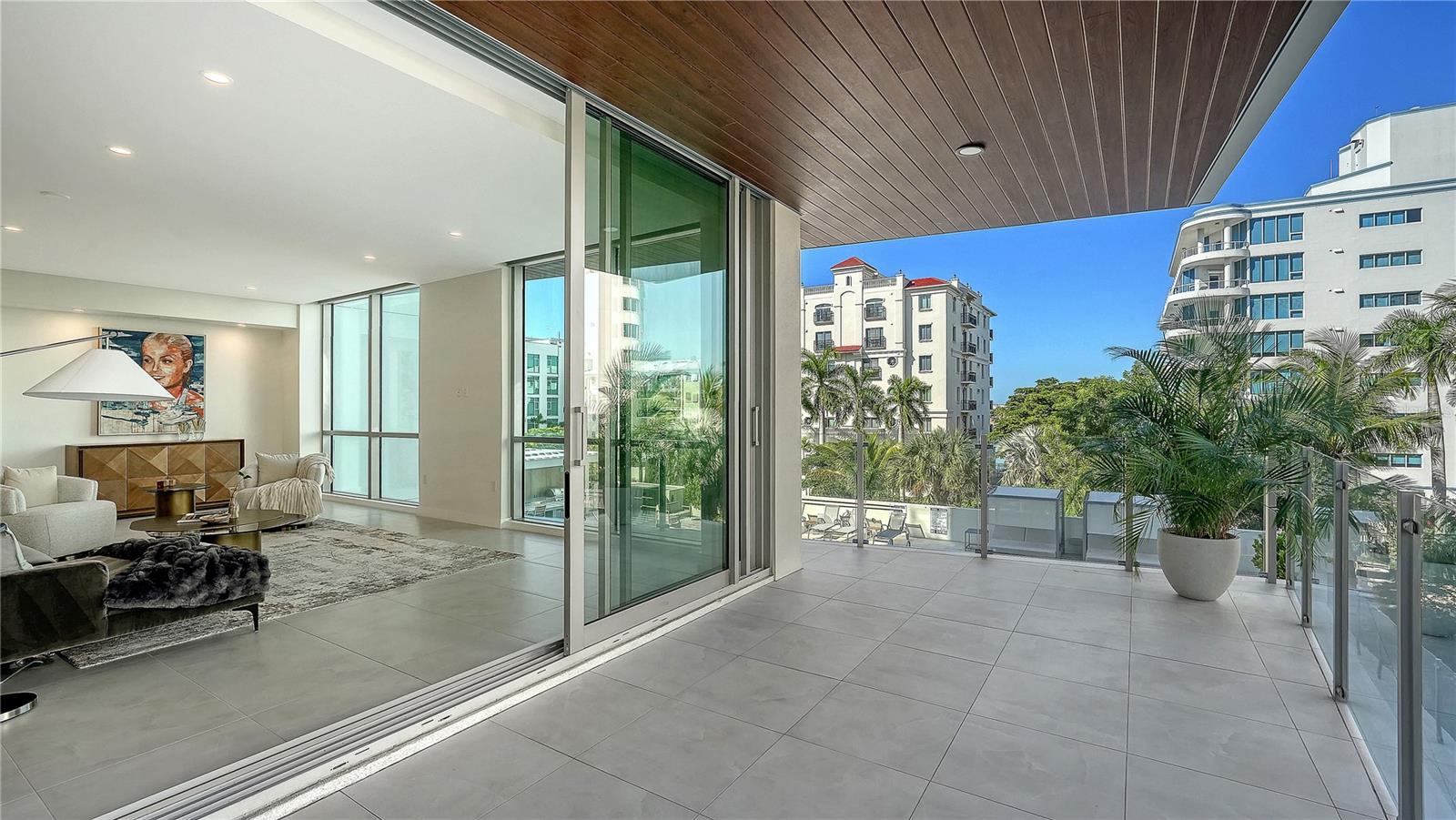 111 GOLDEN GATE PT #201