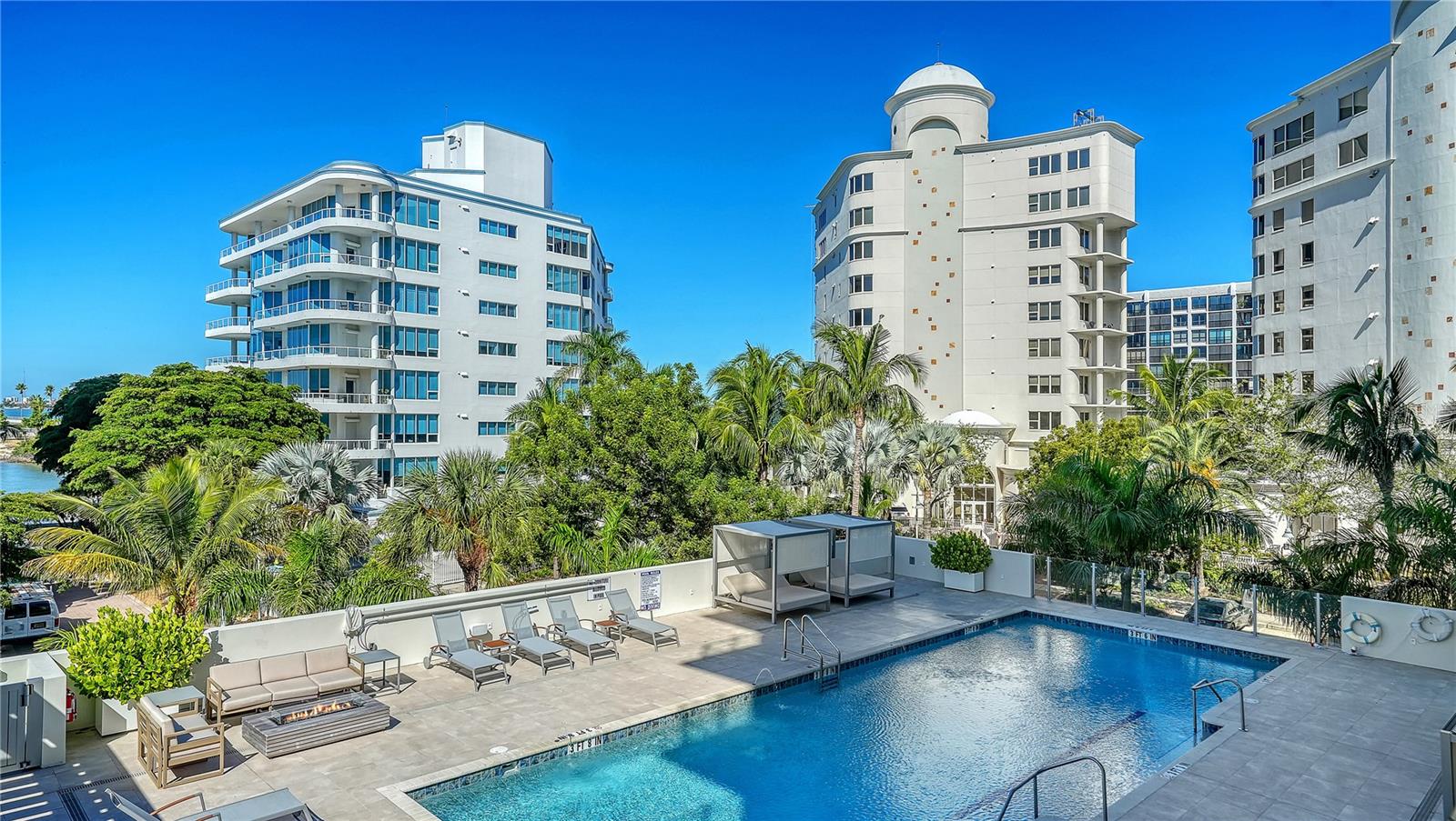 111 GOLDEN GATE PT #201