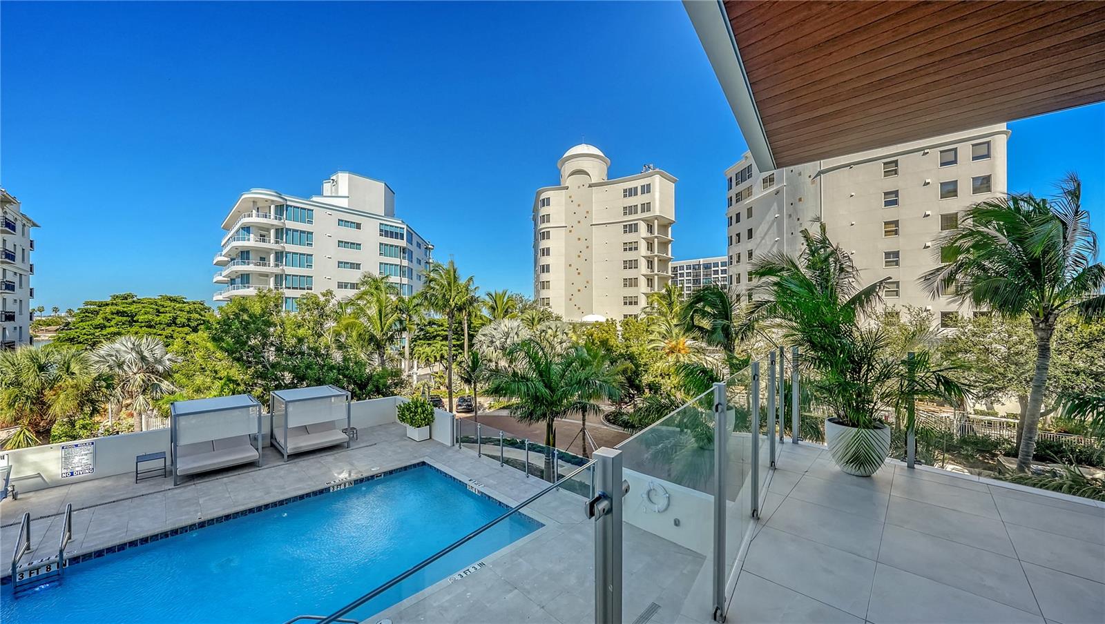 111 GOLDEN GATE PT #201