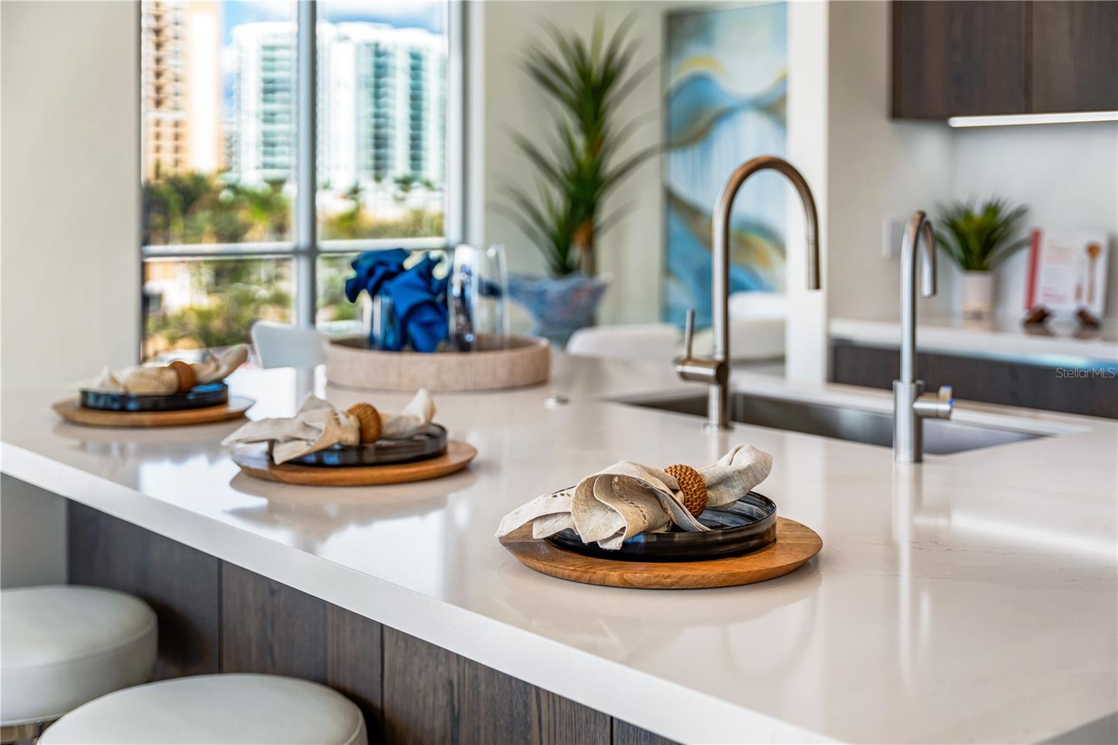 111 GOLDEN GATE PT #401