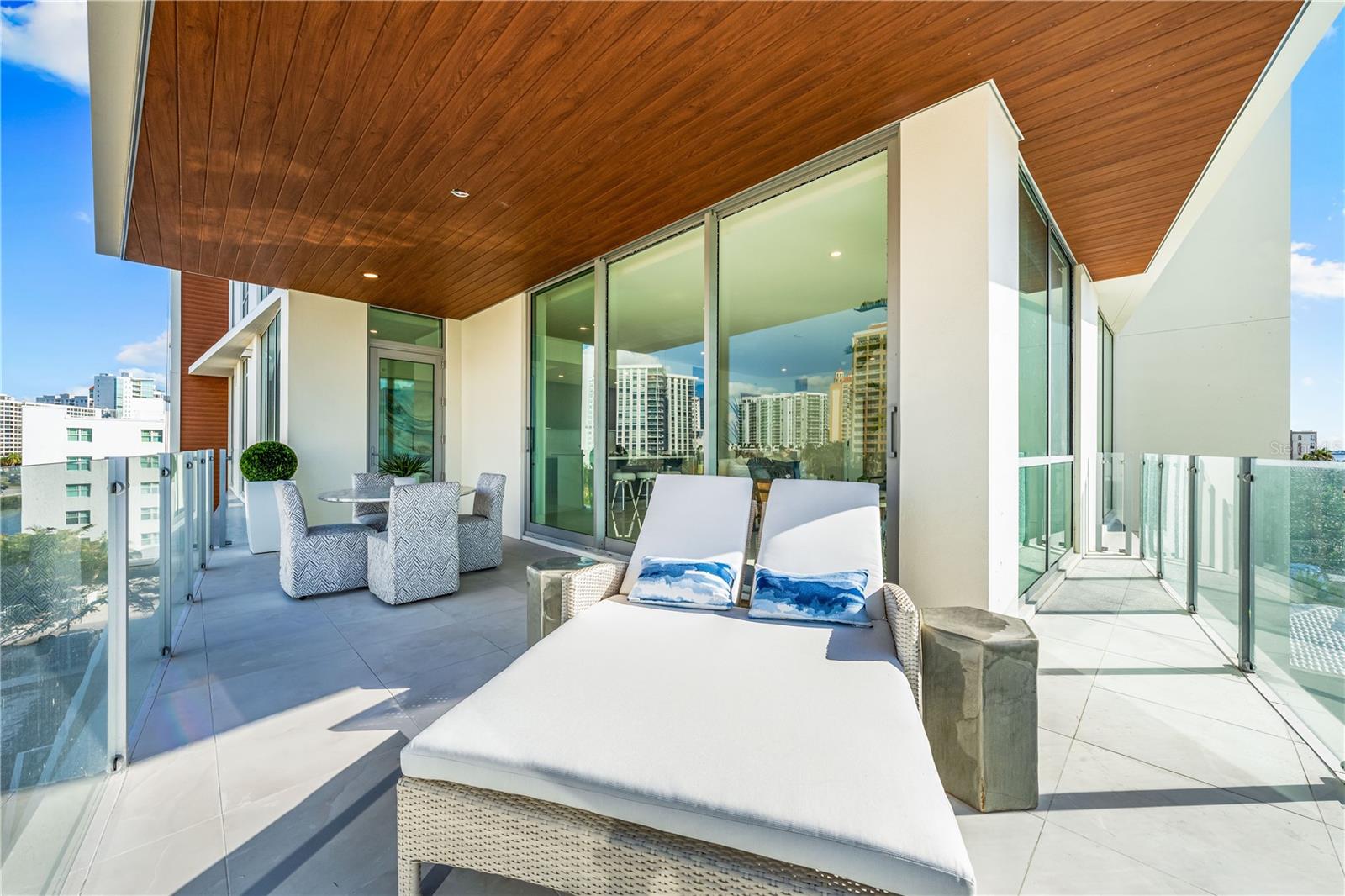 111 GOLDEN GATE PT #401