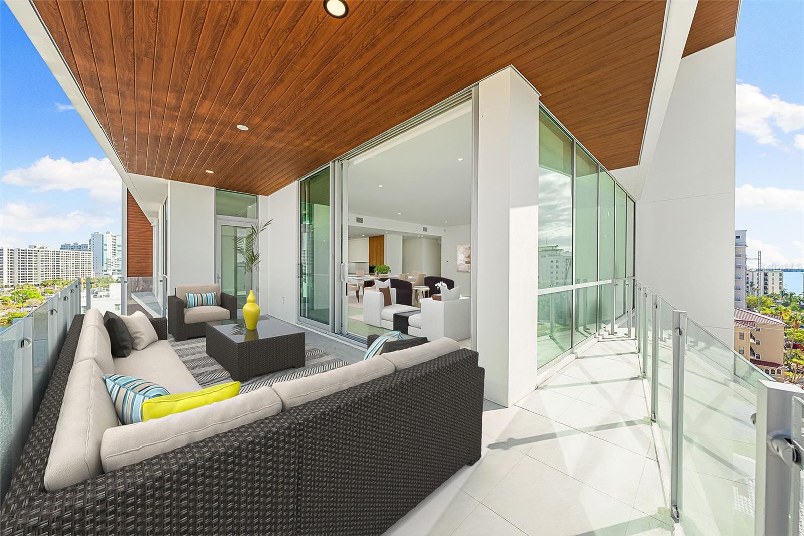 111 GOLDEN GATE PT #701PH