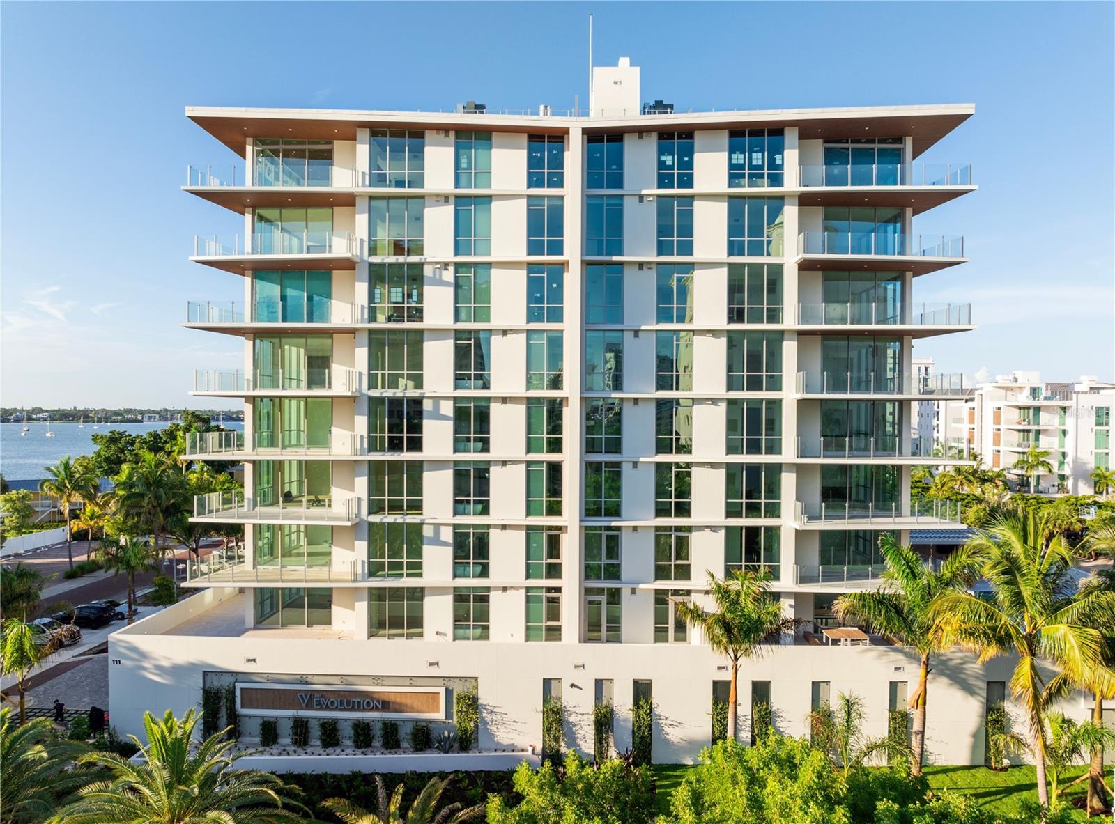 111 GOLDEN GATE PT #701PH
