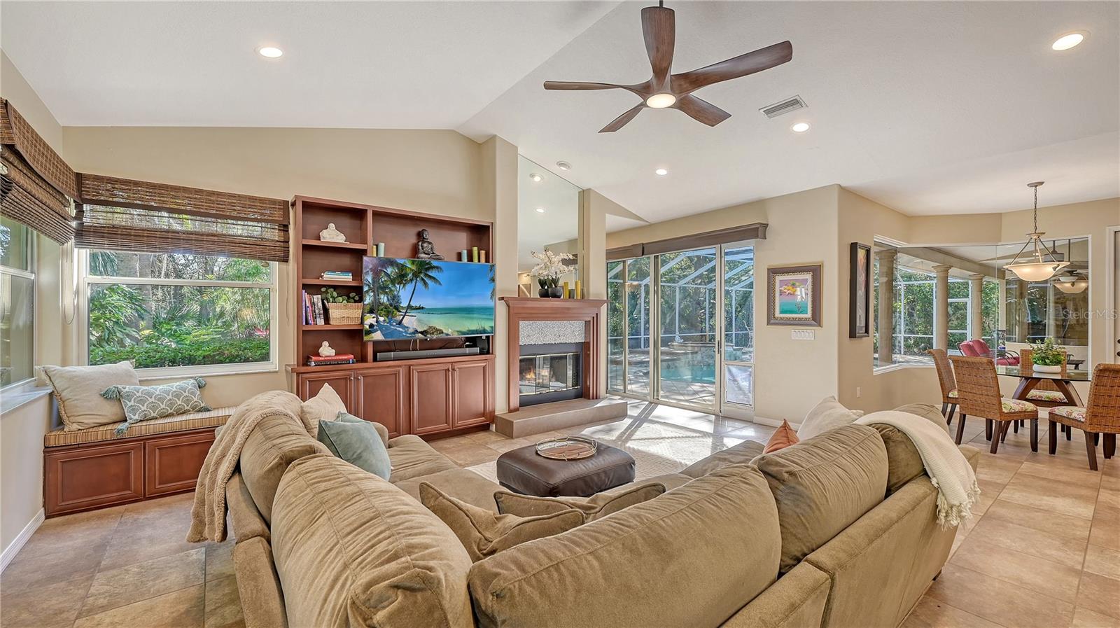 8504 WOODBRIAR DR