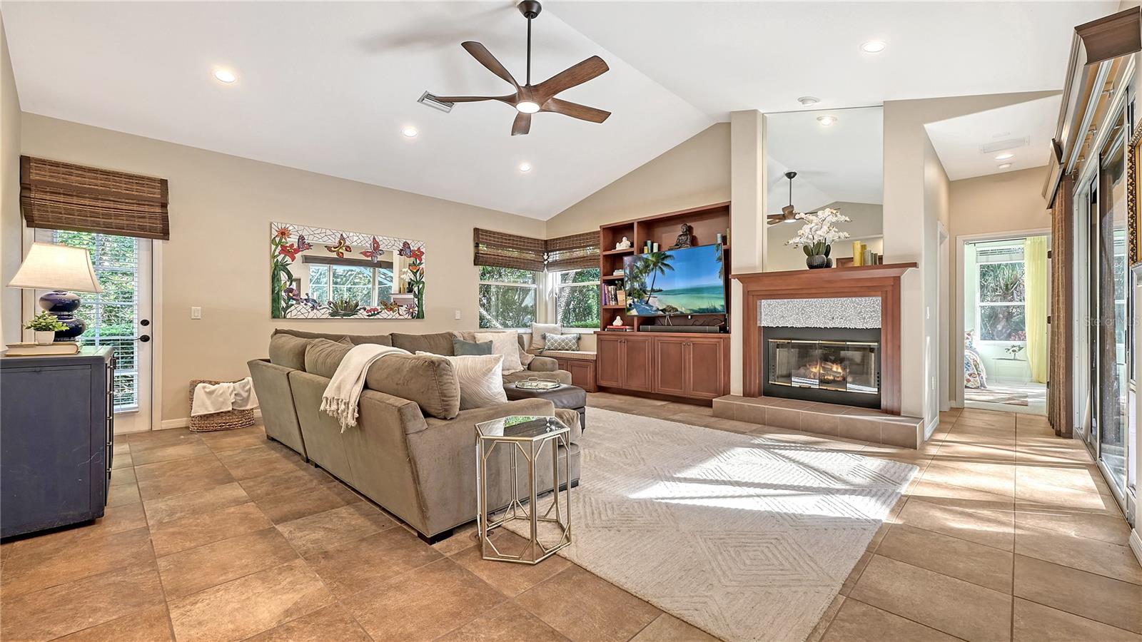 8504 WOODBRIAR DR