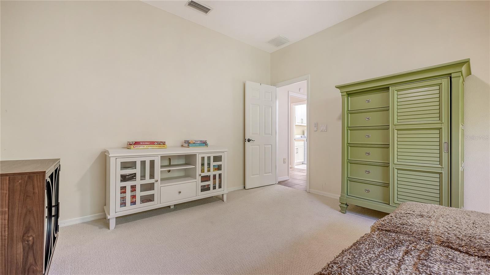 8504 WOODBRIAR DR