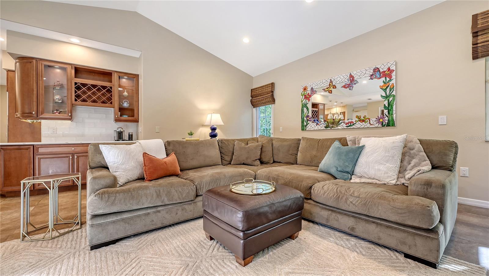 8504 WOODBRIAR DR