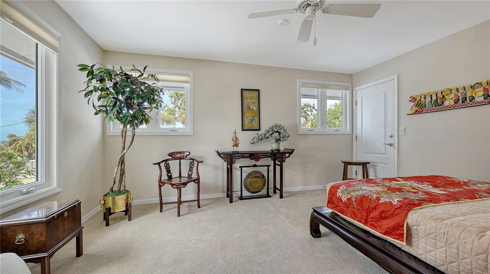 1042 N CASEY KEY RD