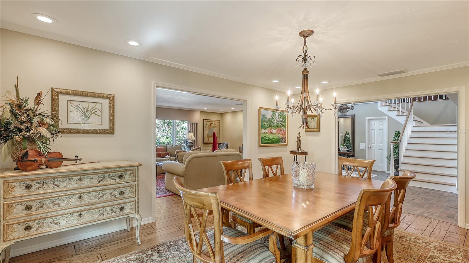 1042 N CASEY KEY RD