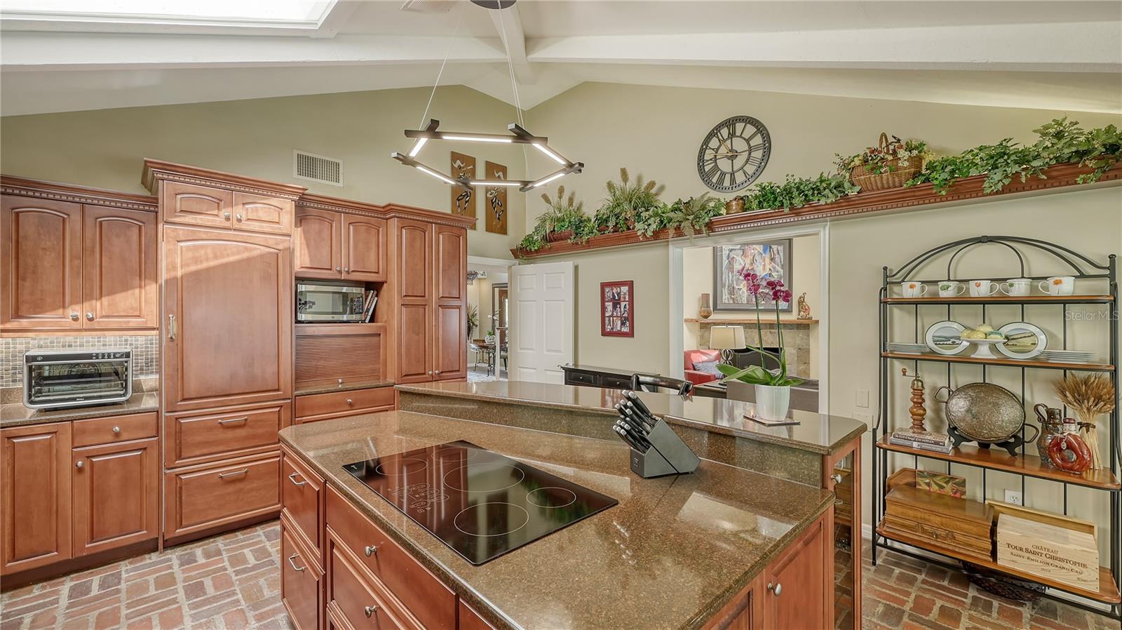 1042 N CASEY KEY RD