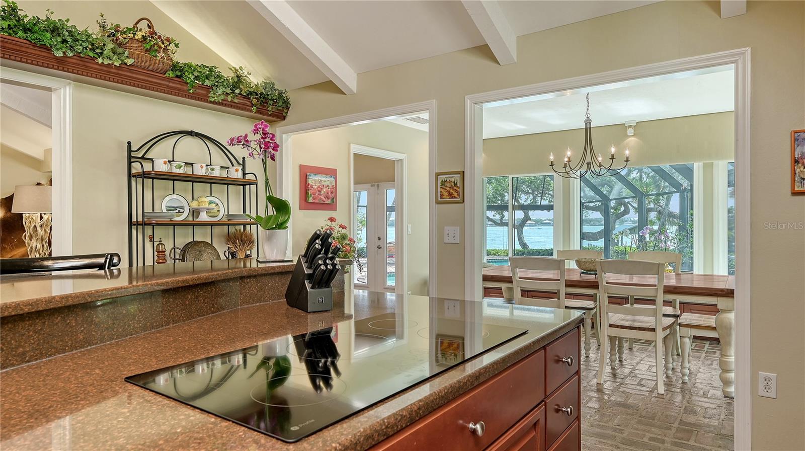 1042 N CASEY KEY RD