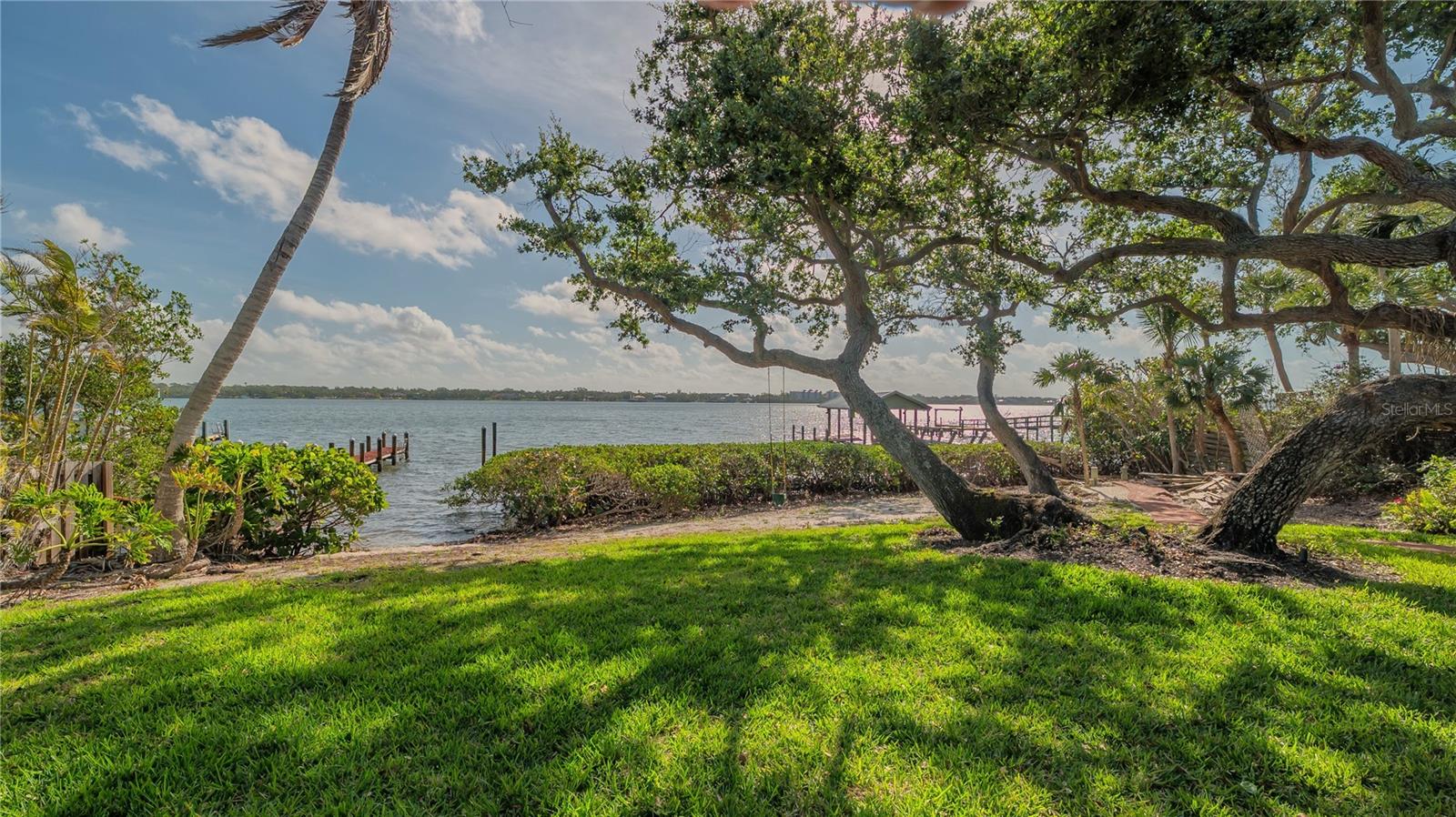 1042 N CASEY KEY RD