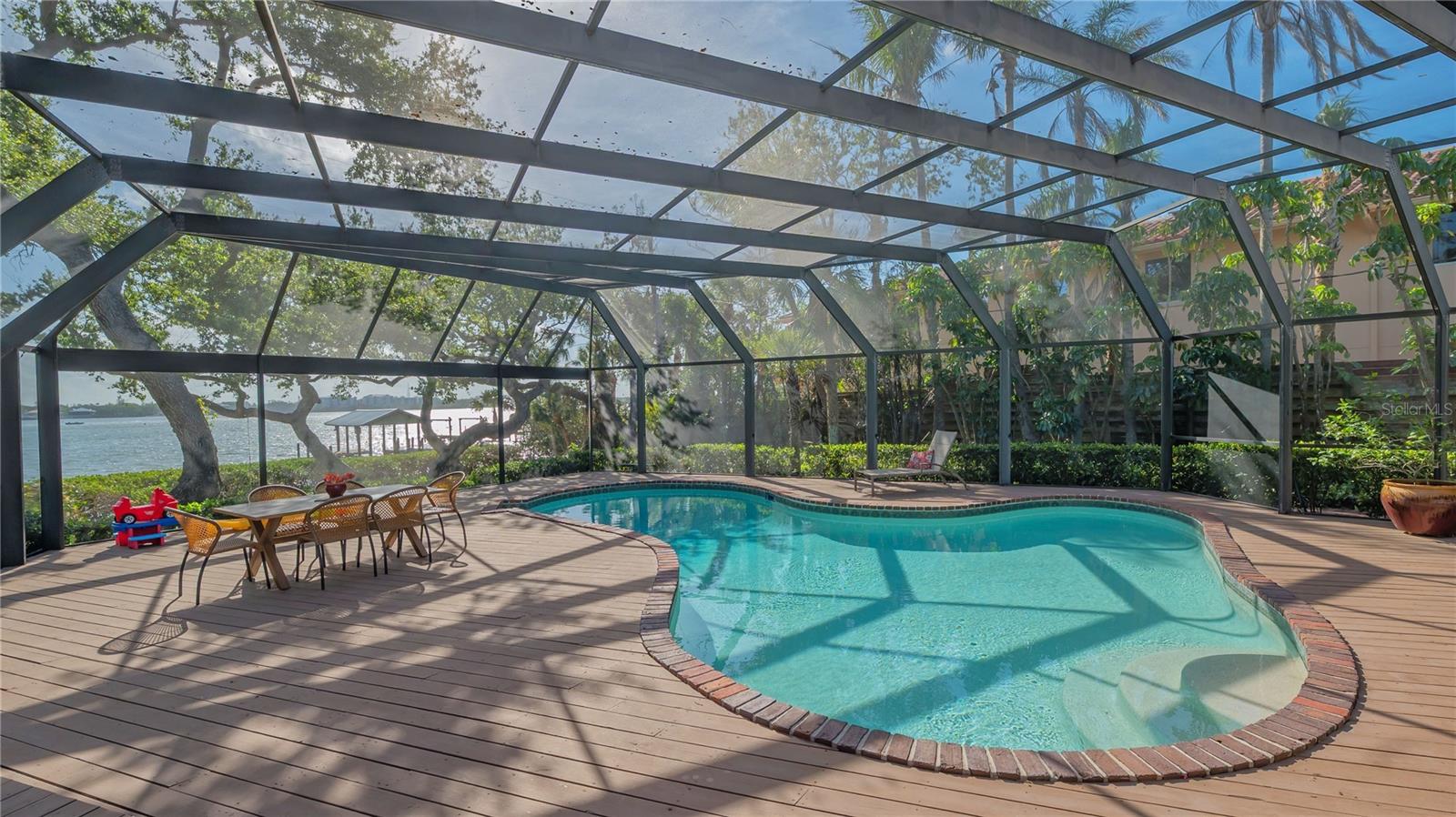 1042 N CASEY KEY RD
