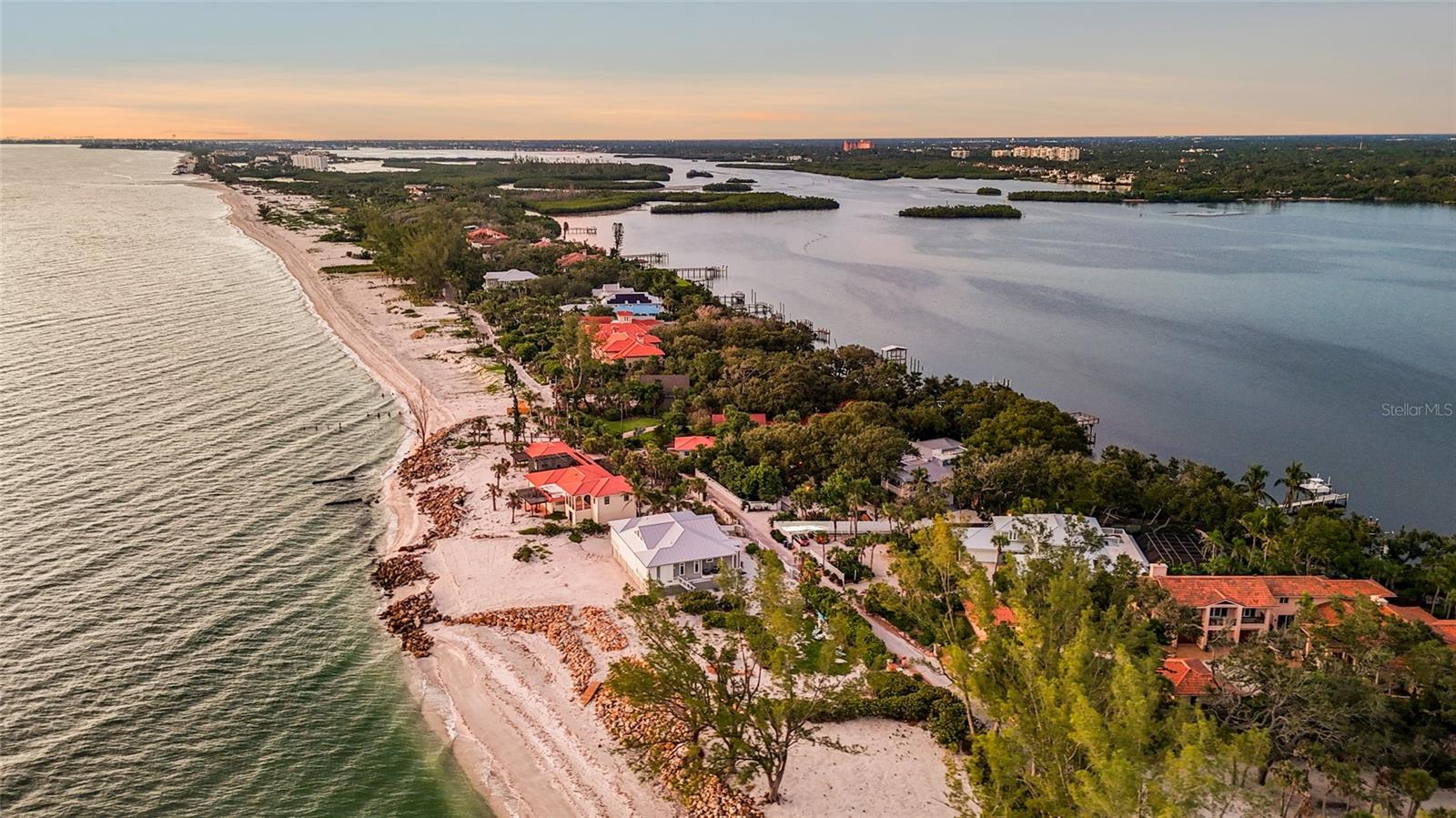1042 N CASEY KEY RD