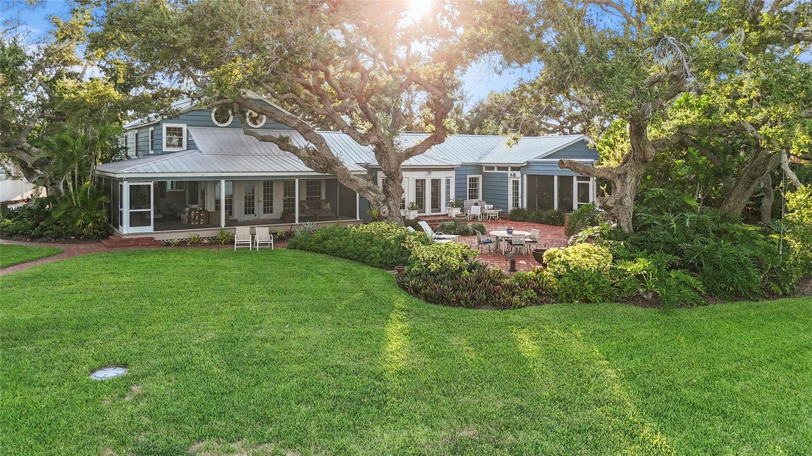 1042 N CASEY KEY RD