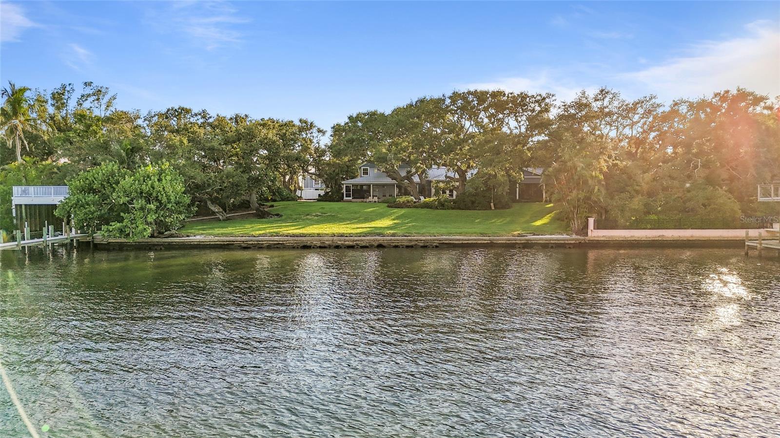 1042 N CASEY KEY RD