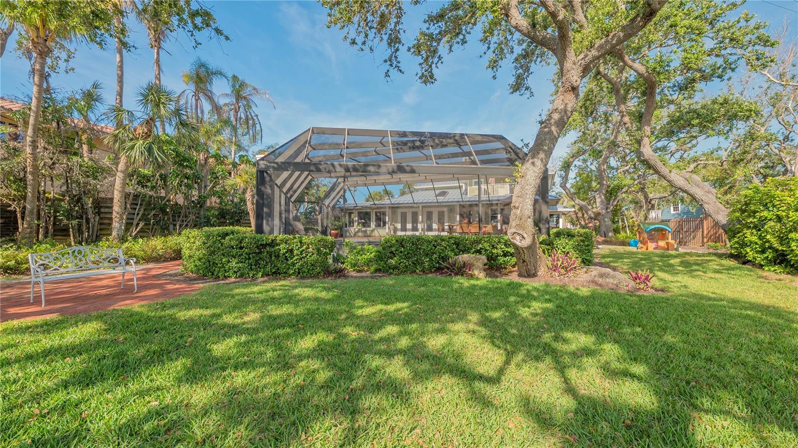 1042 N CASEY KEY RD