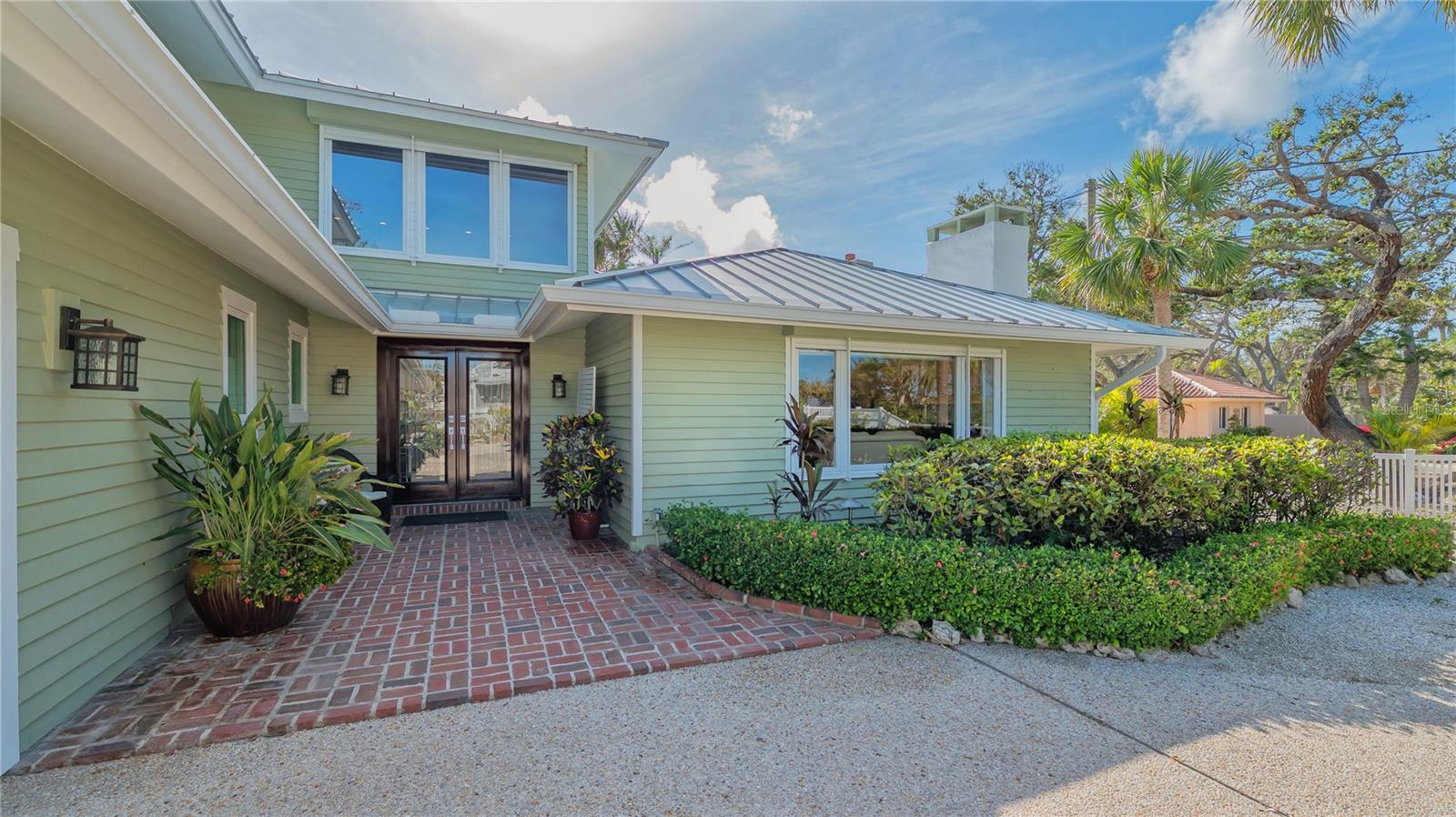 1042 N CASEY KEY RD