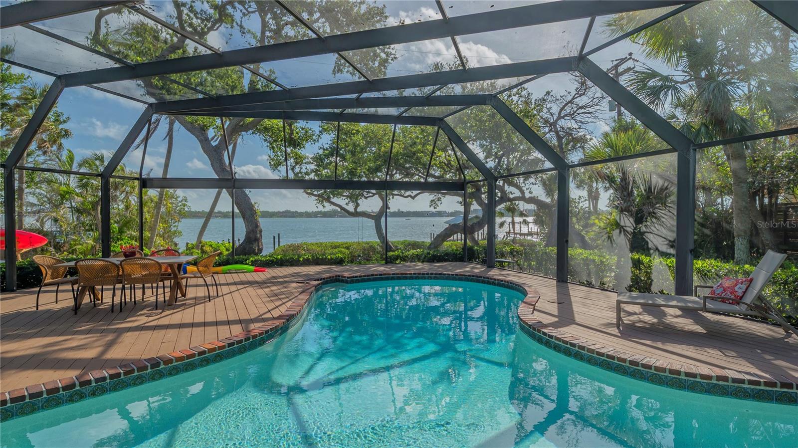 1042 N CASEY KEY RD