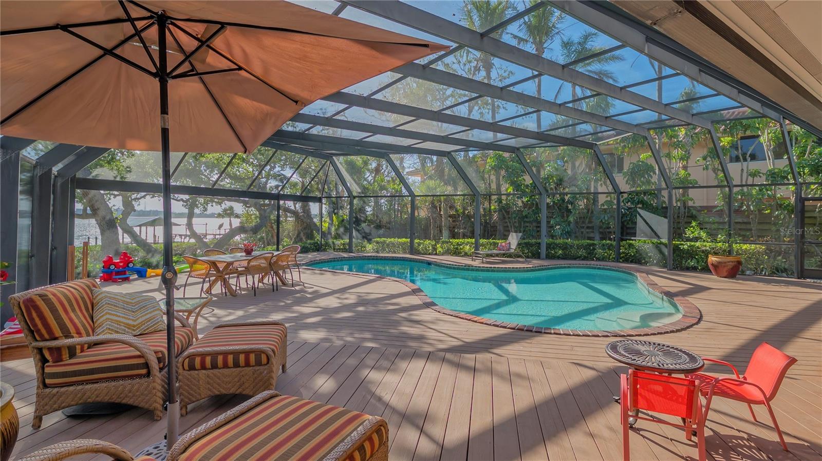 1042 N CASEY KEY RD