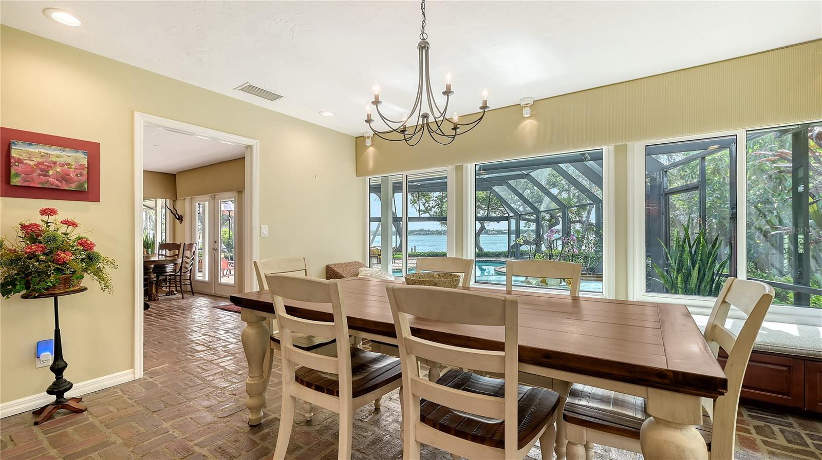 1042 N CASEY KEY RD
