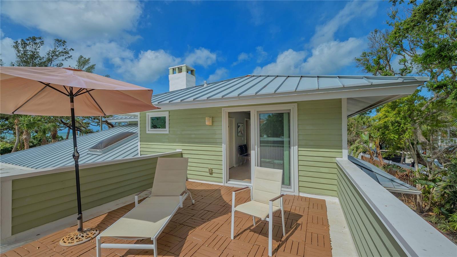 1042 N CASEY KEY RD