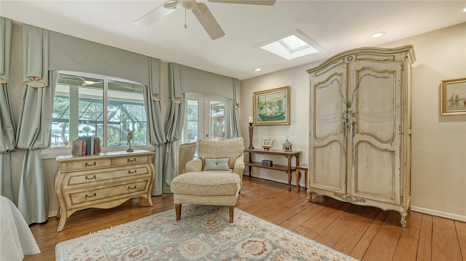 1042 N CASEY KEY RD