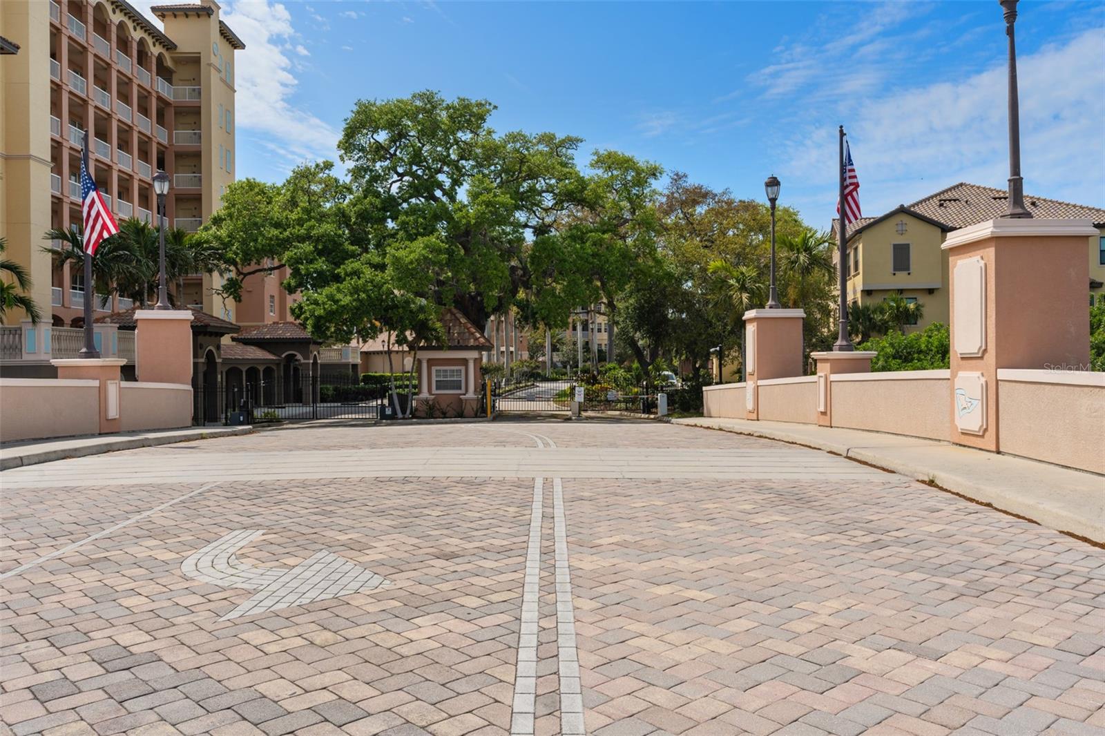 5531 CANNES CIR #201