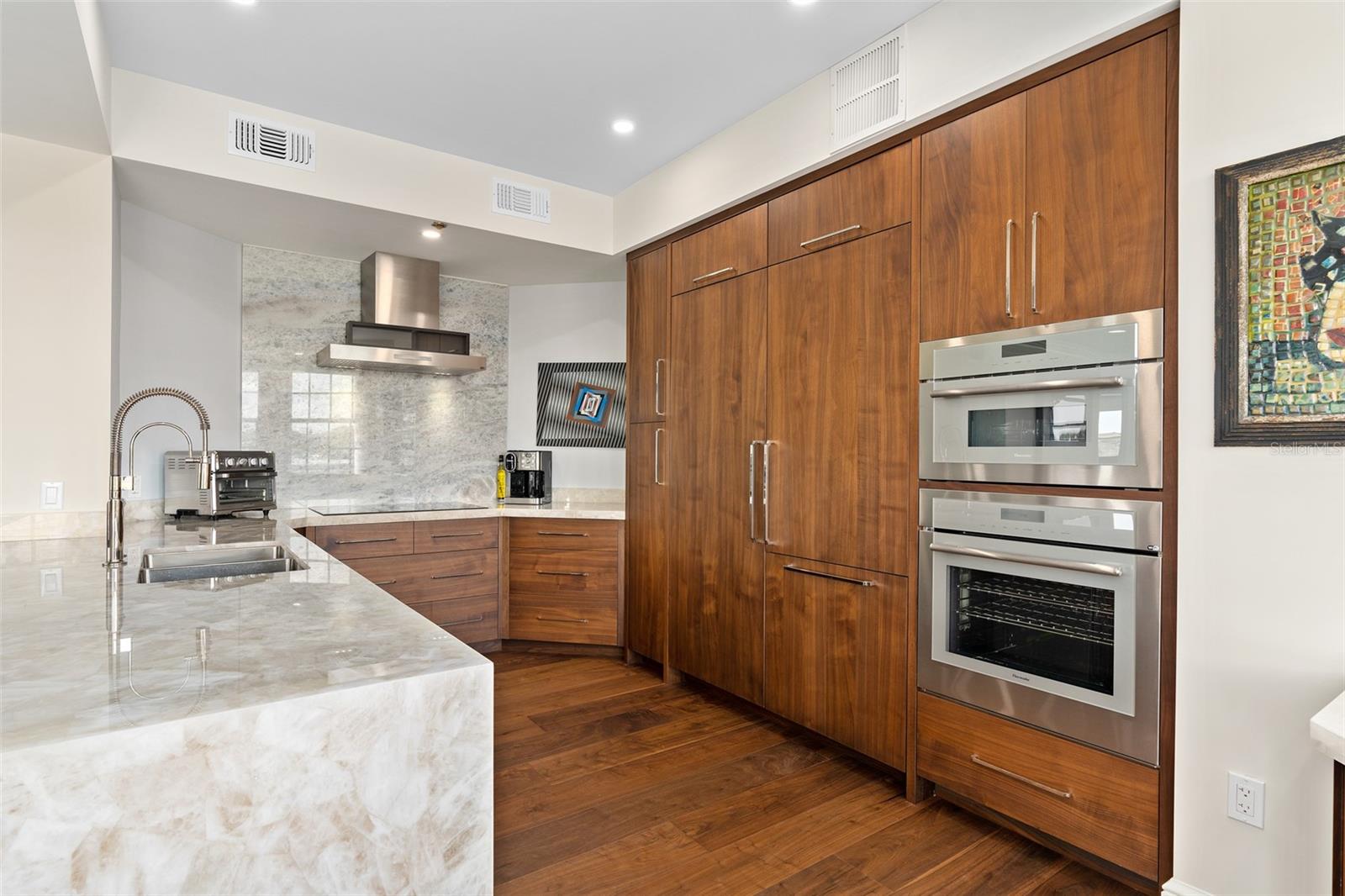 5531 CANNES CIR #201