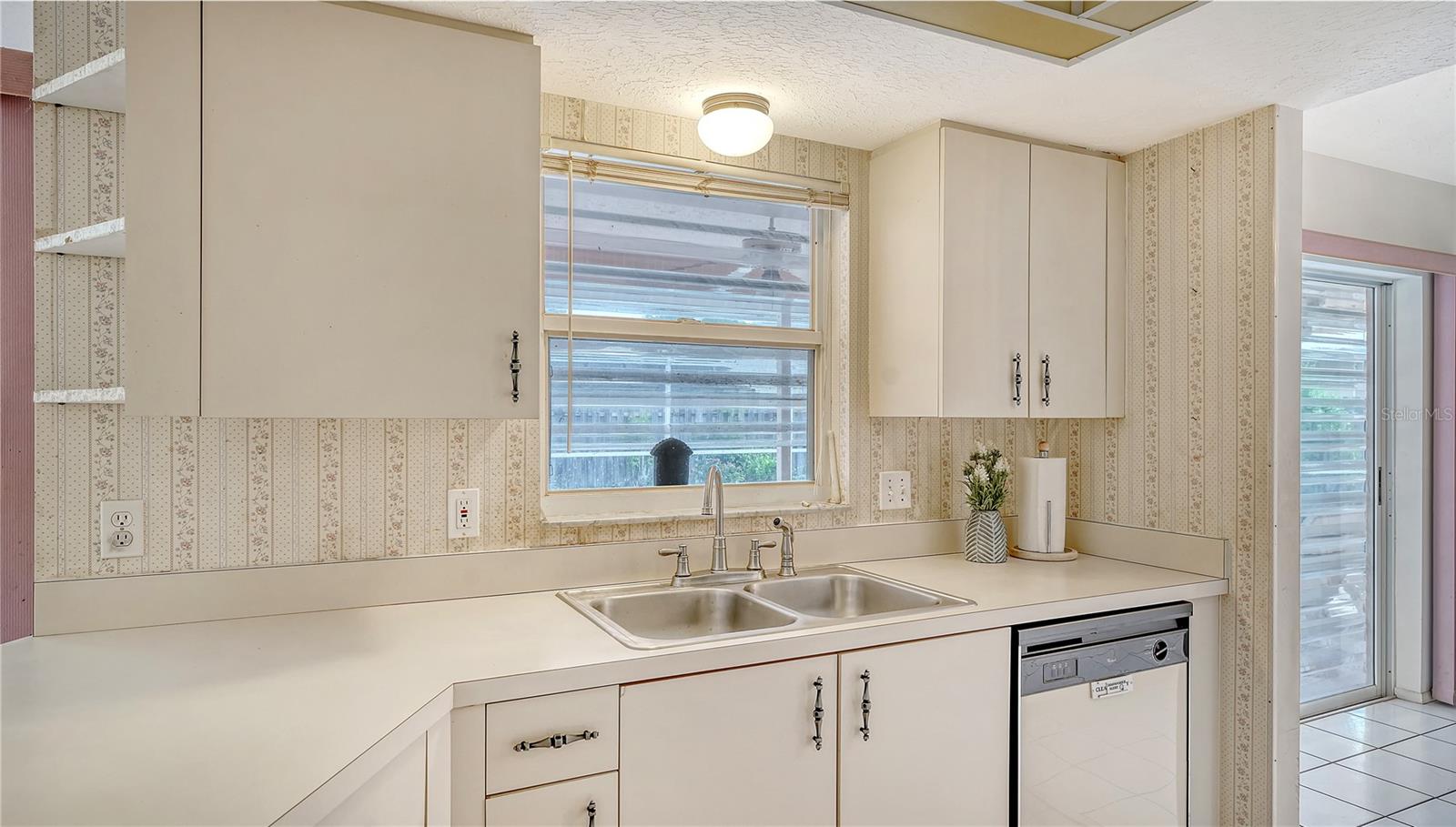 5613 SWEETWATER OAK DR