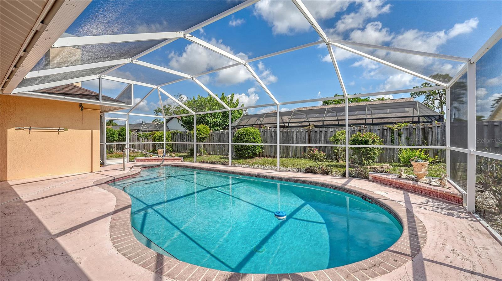 5613 SWEETWATER OAK DR