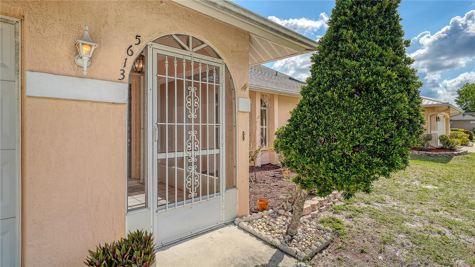 5613 SWEETWATER OAK DR