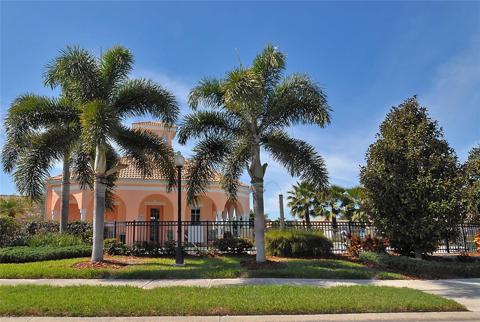 4200 REFLECTIONS PKWY