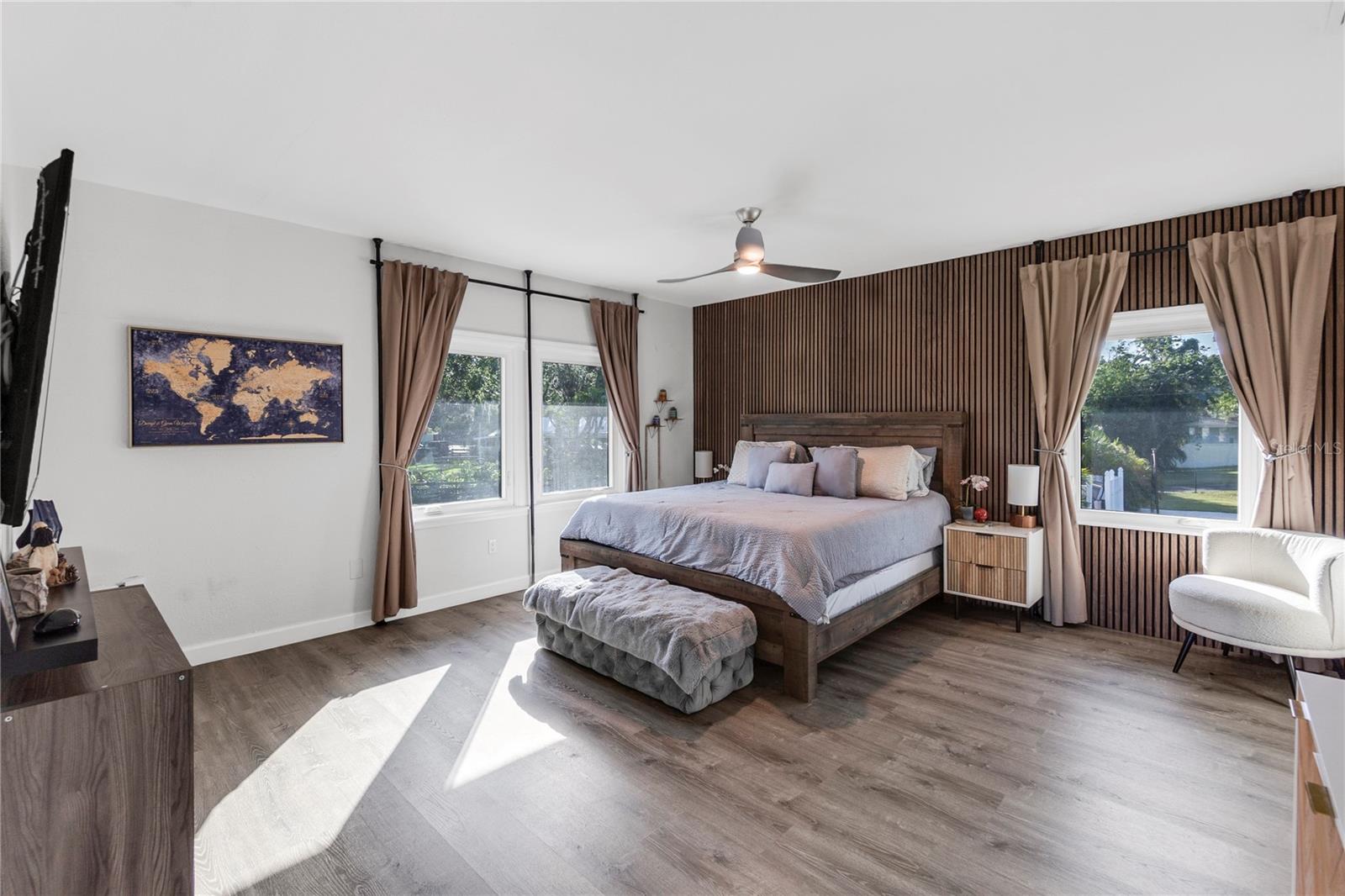 3425 W FOREST LAKE CIR