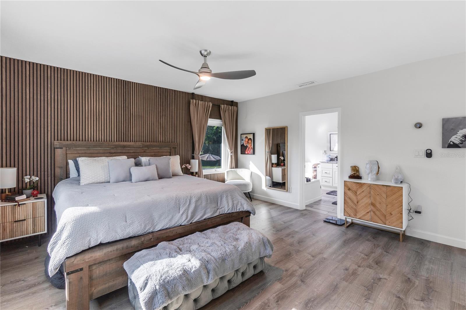 3425 W FOREST LAKE CIR