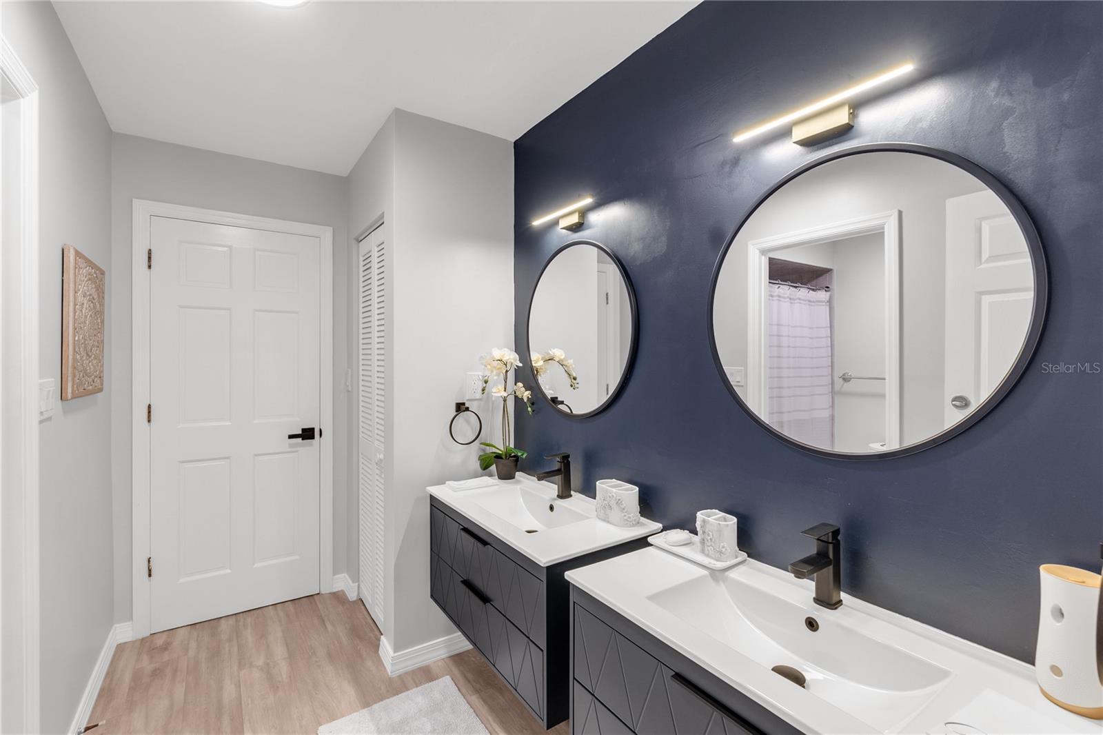 3425 W FOREST LAKE CIR