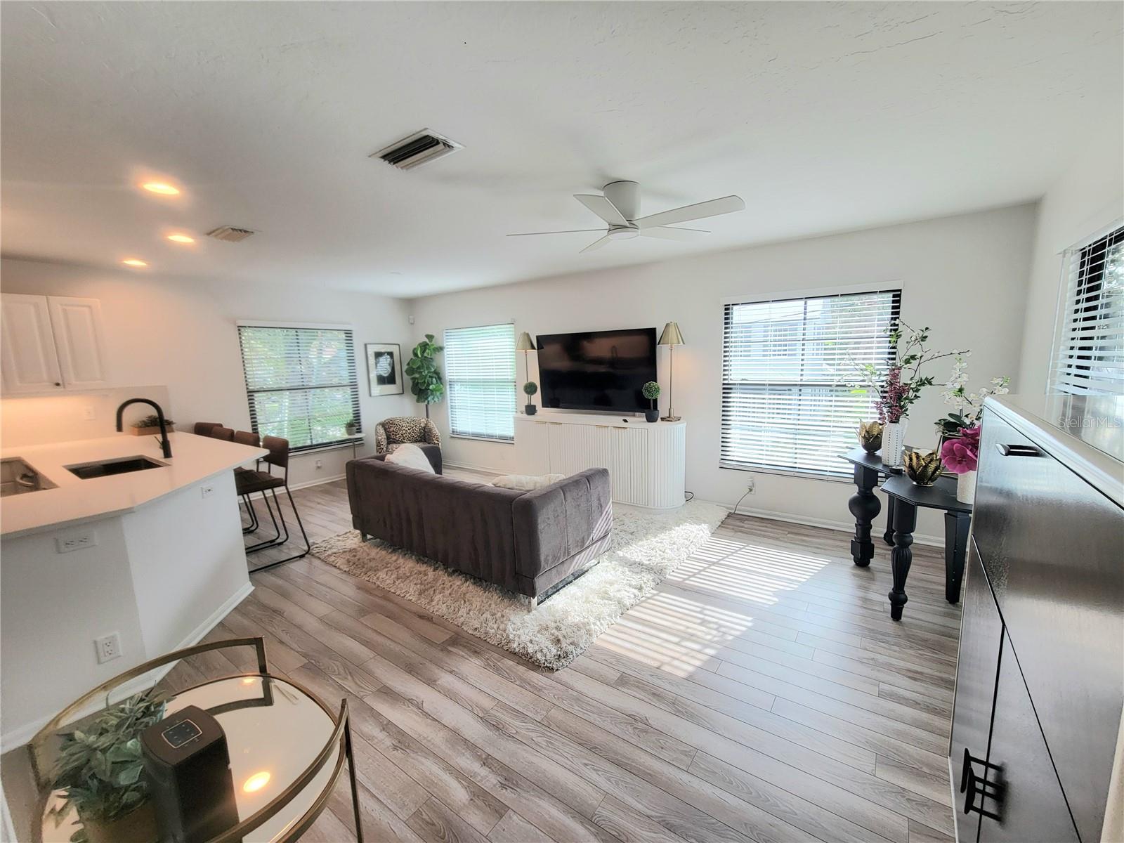 252 S LINKS AVE #2nd Floor