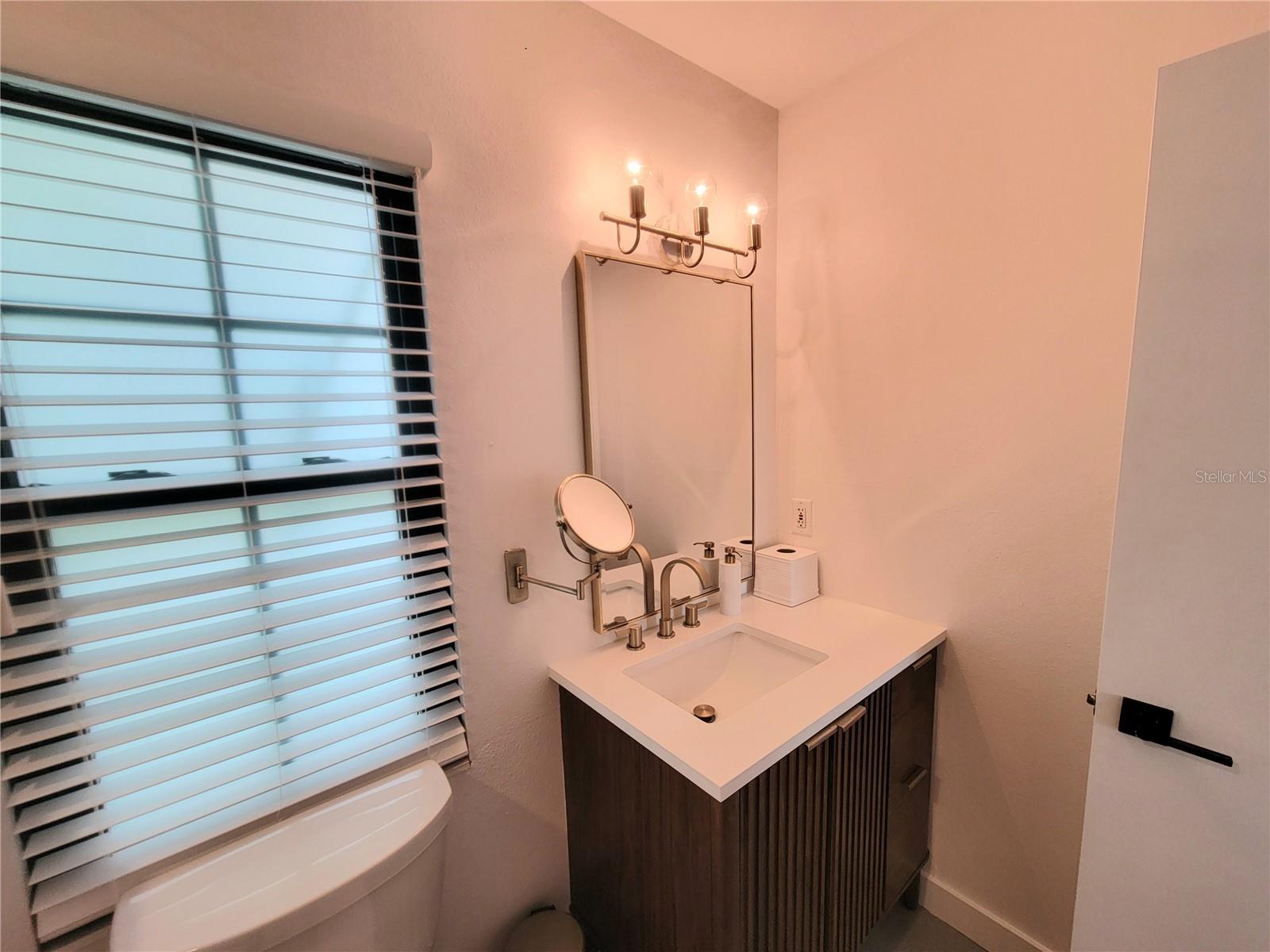 252 S LINKS AVE #2nd Floor