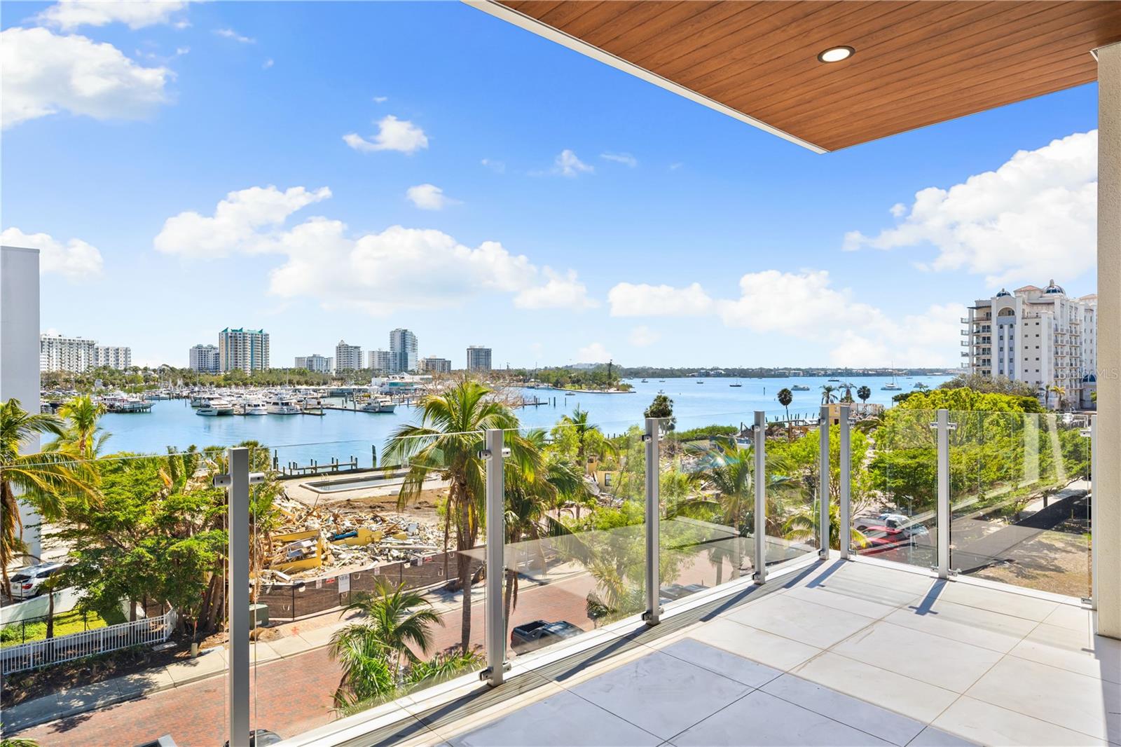 111 GOLDEN GATE PT #303