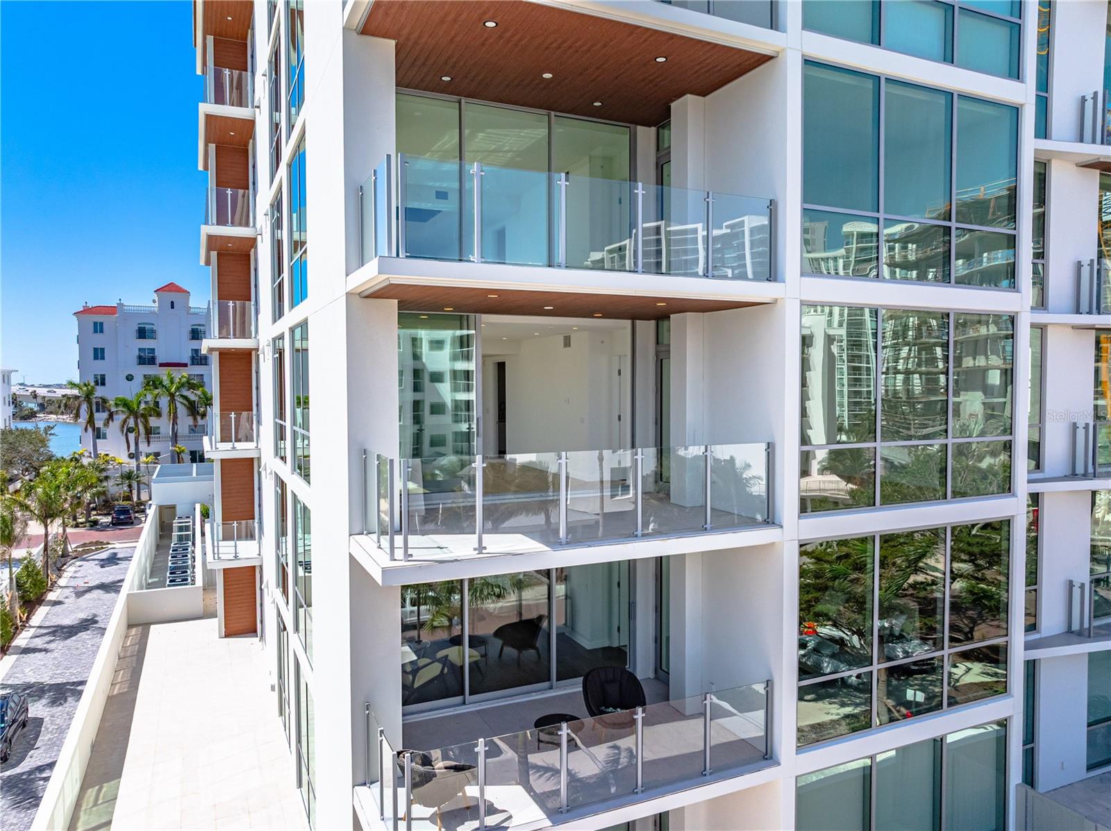 111 GOLDEN GATE PT #303