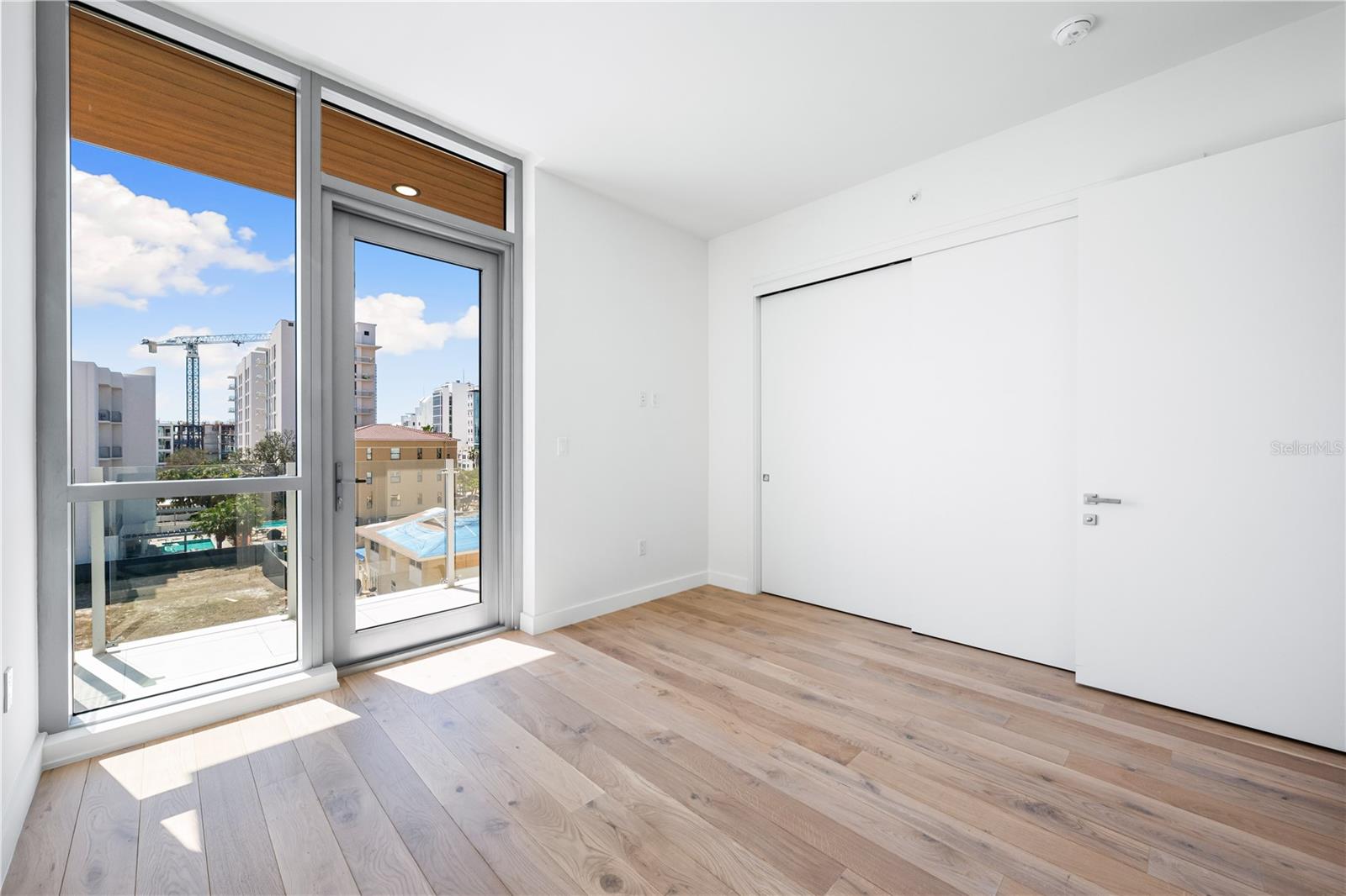 111 GOLDEN GATE PT #303