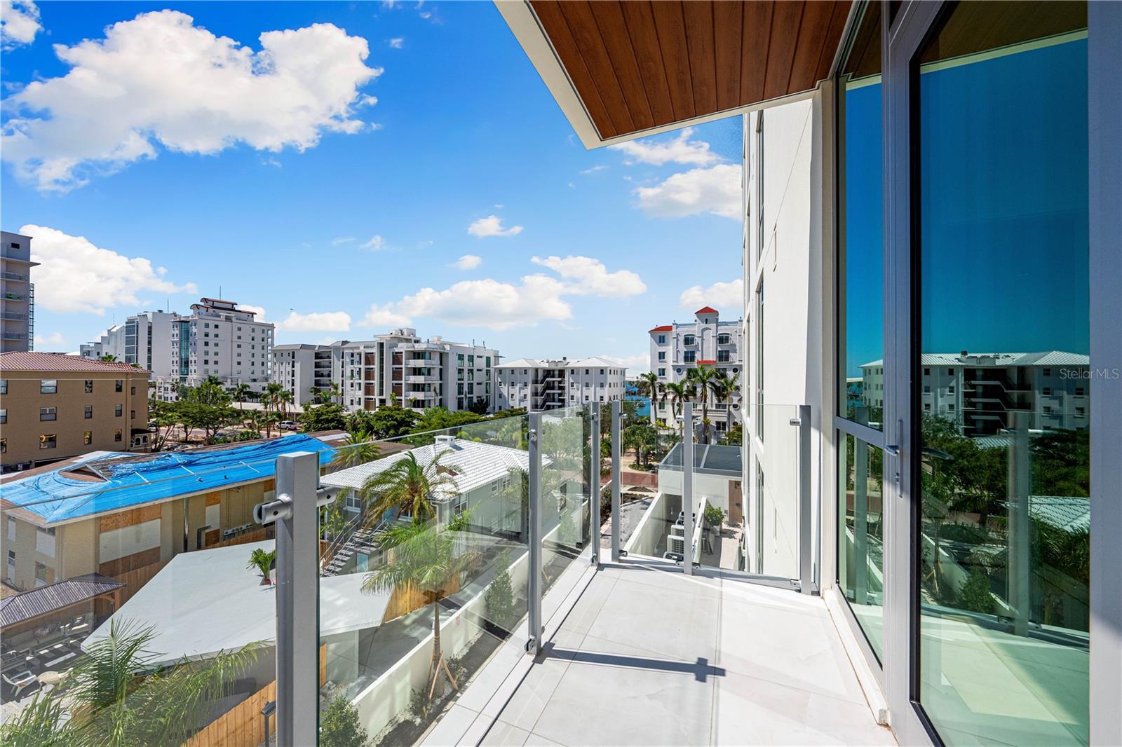 111 GOLDEN GATE PT #303