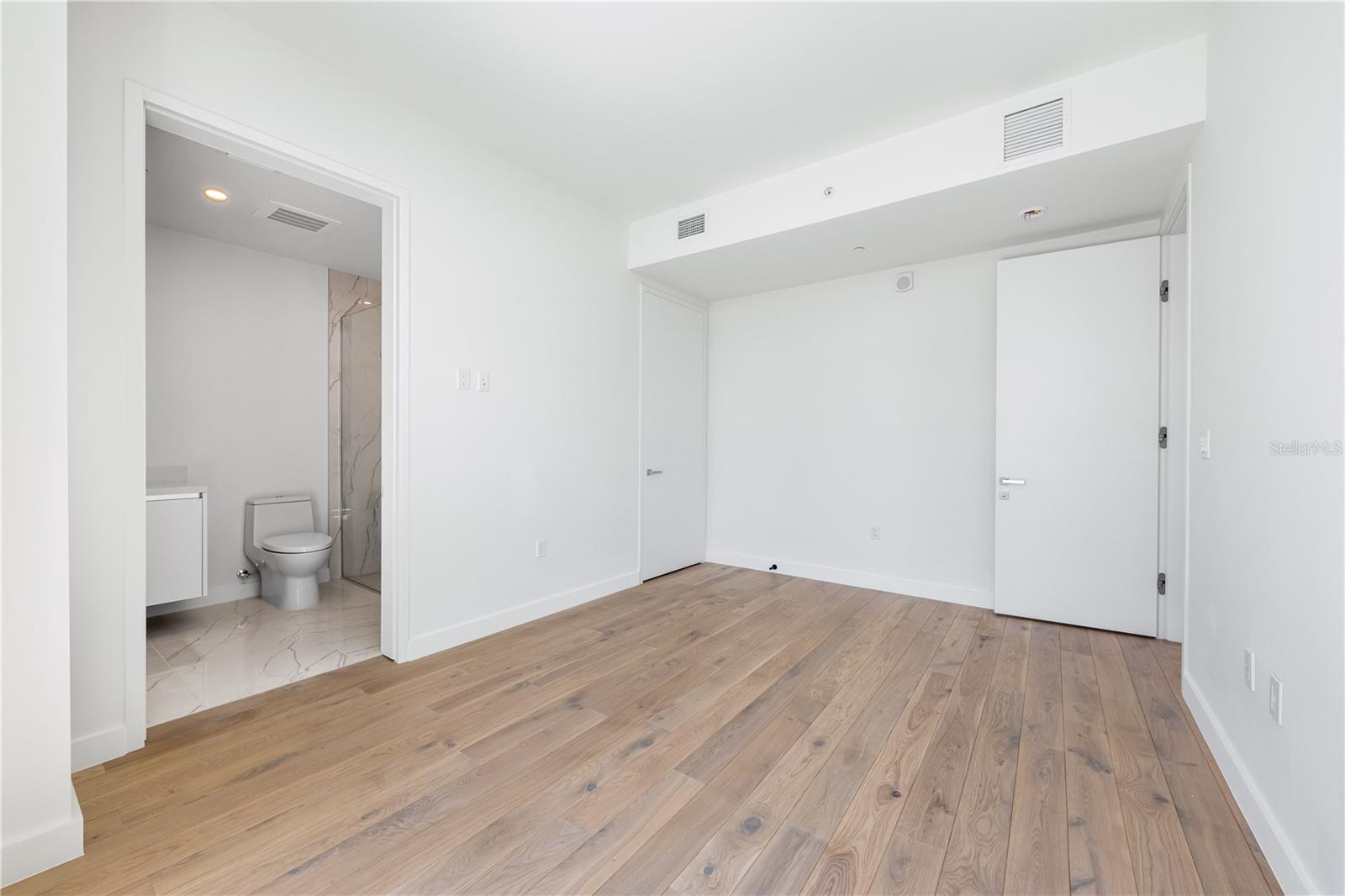 111 GOLDEN GATE PT #303