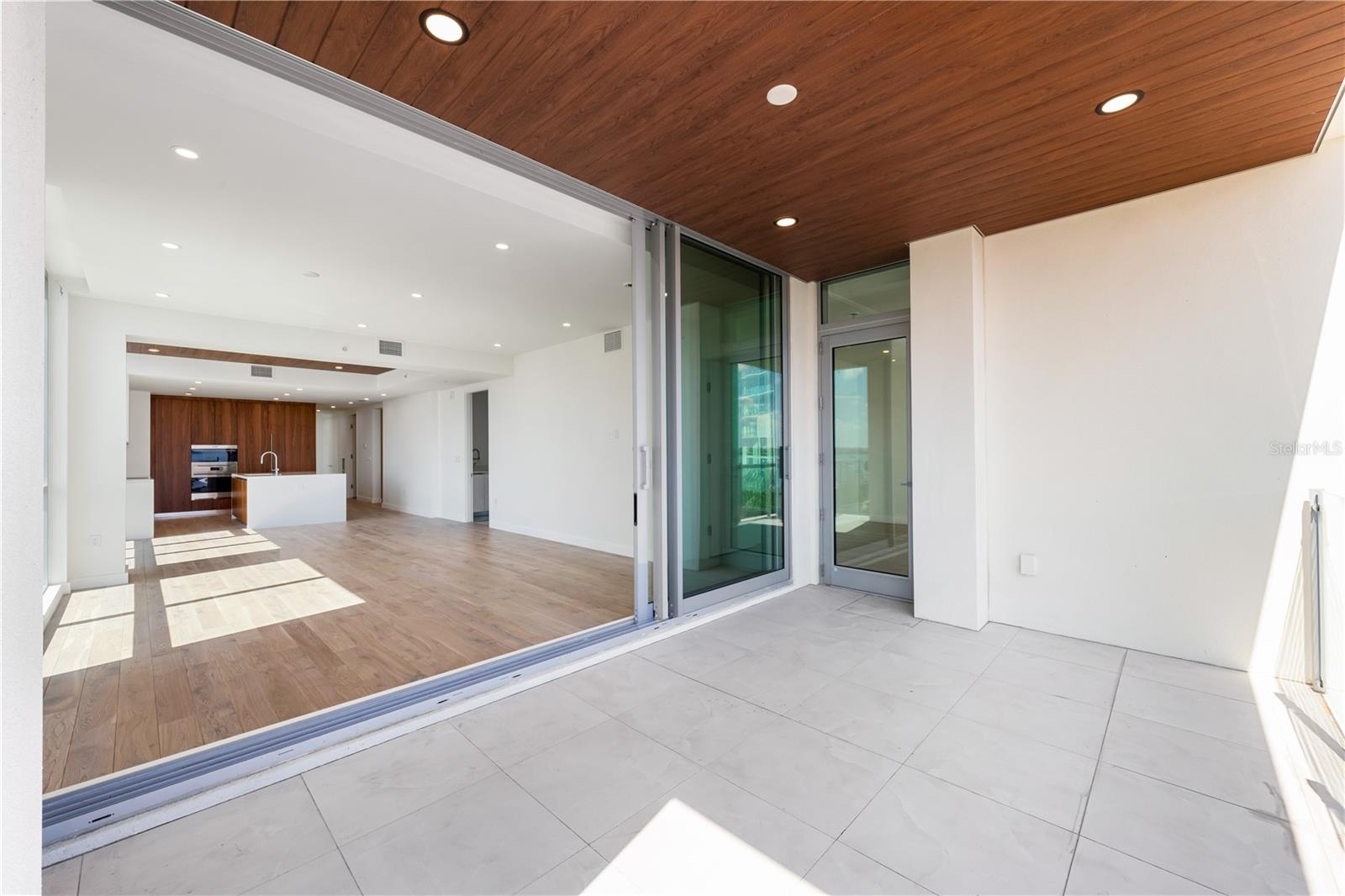 111 GOLDEN GATE PT #303